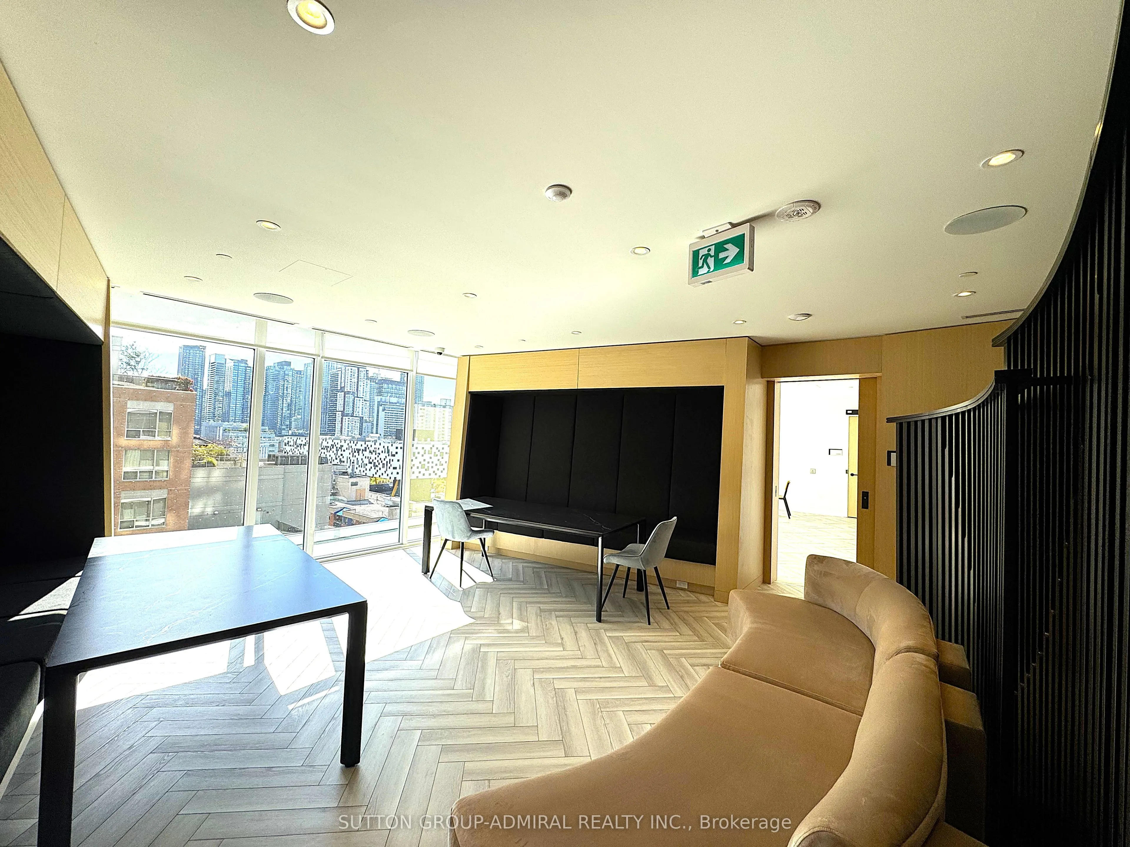 280 Dundas Street W, #1505