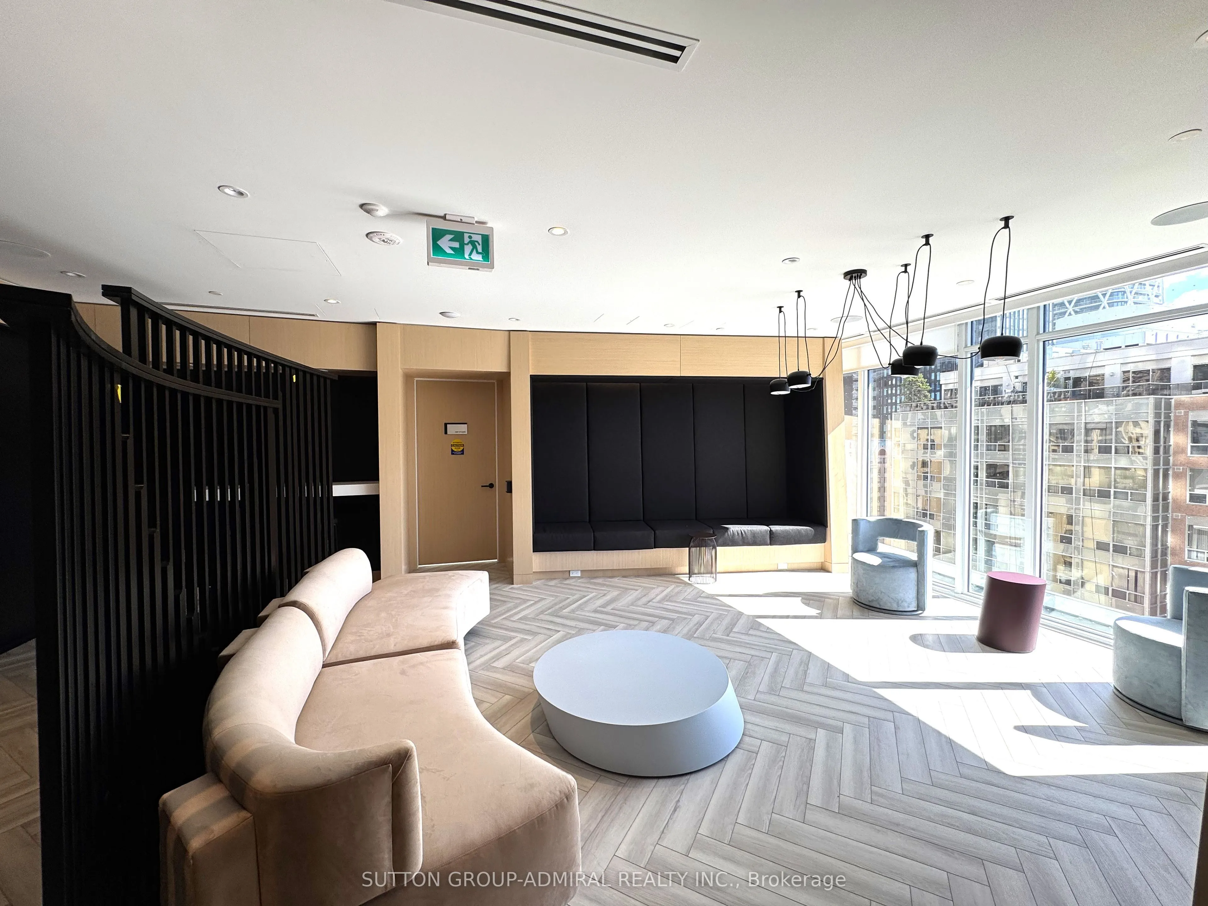 280 Dundas Street W, #1505