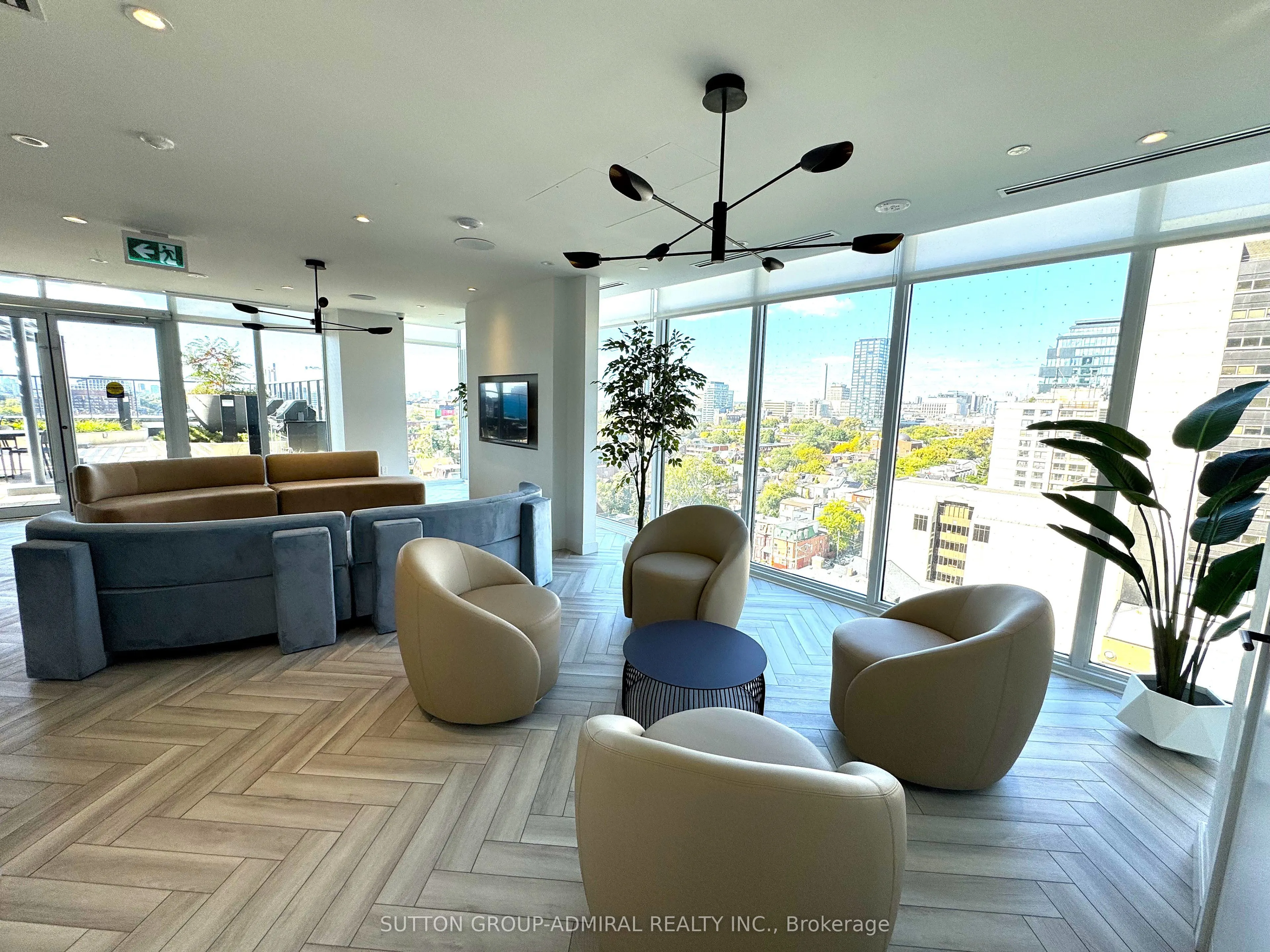 280 Dundas Street W, #1505