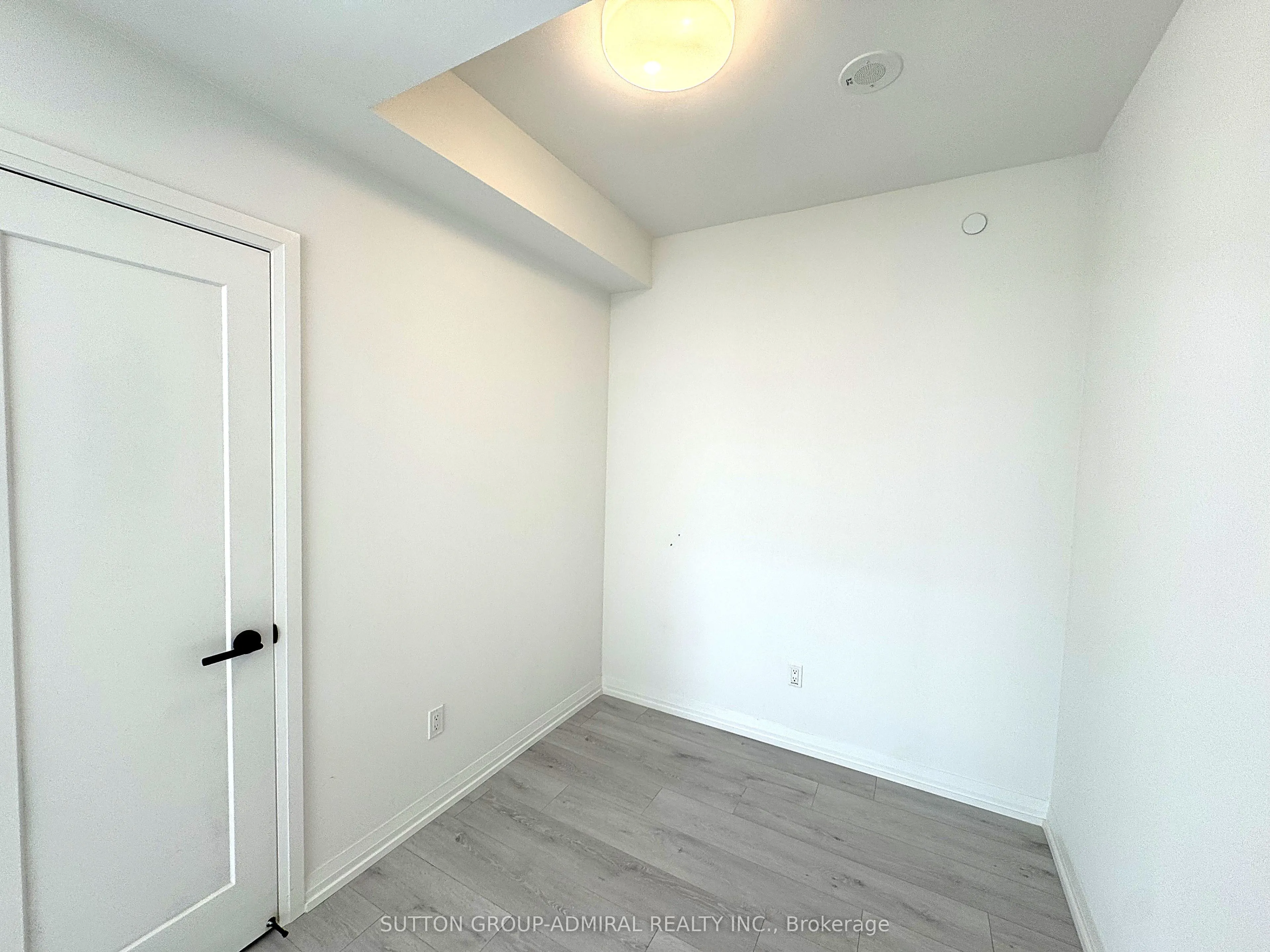280 Dundas Street W, #1505