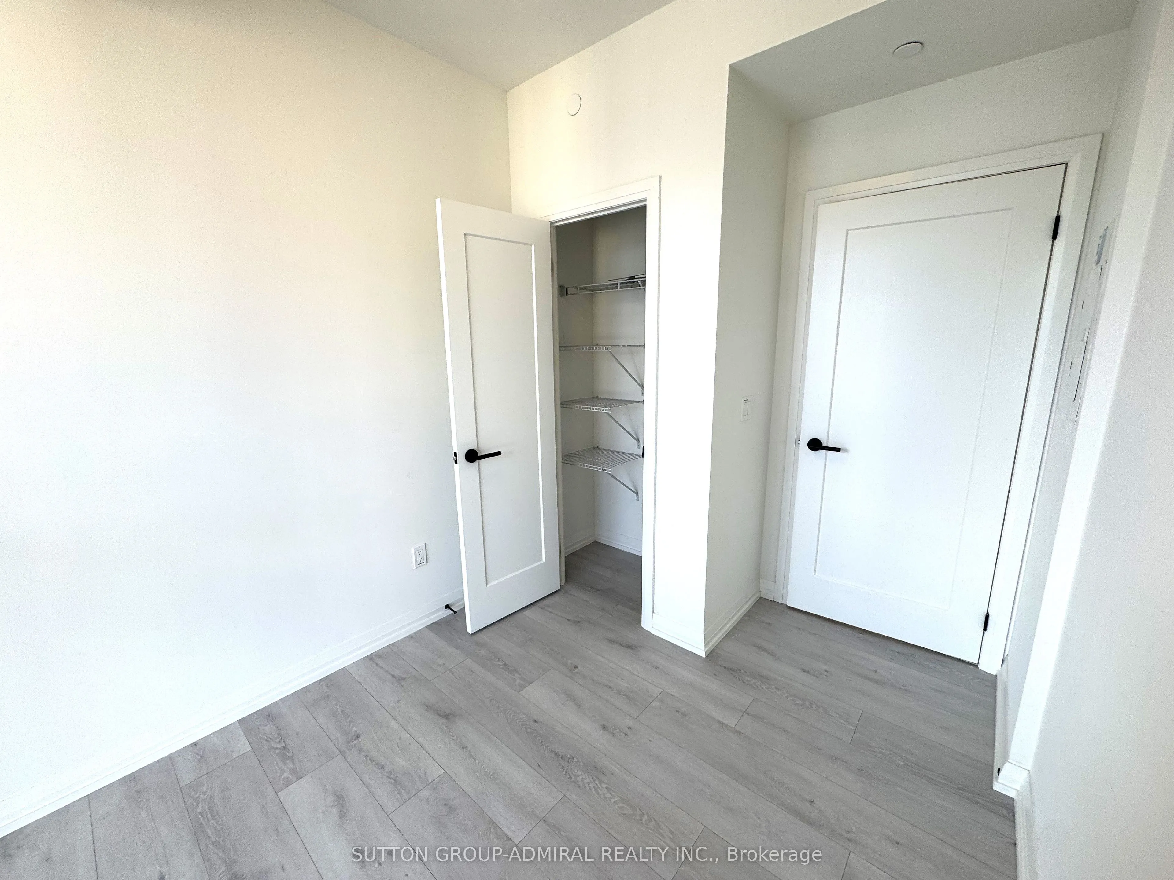 280 Dundas Street W, #1505