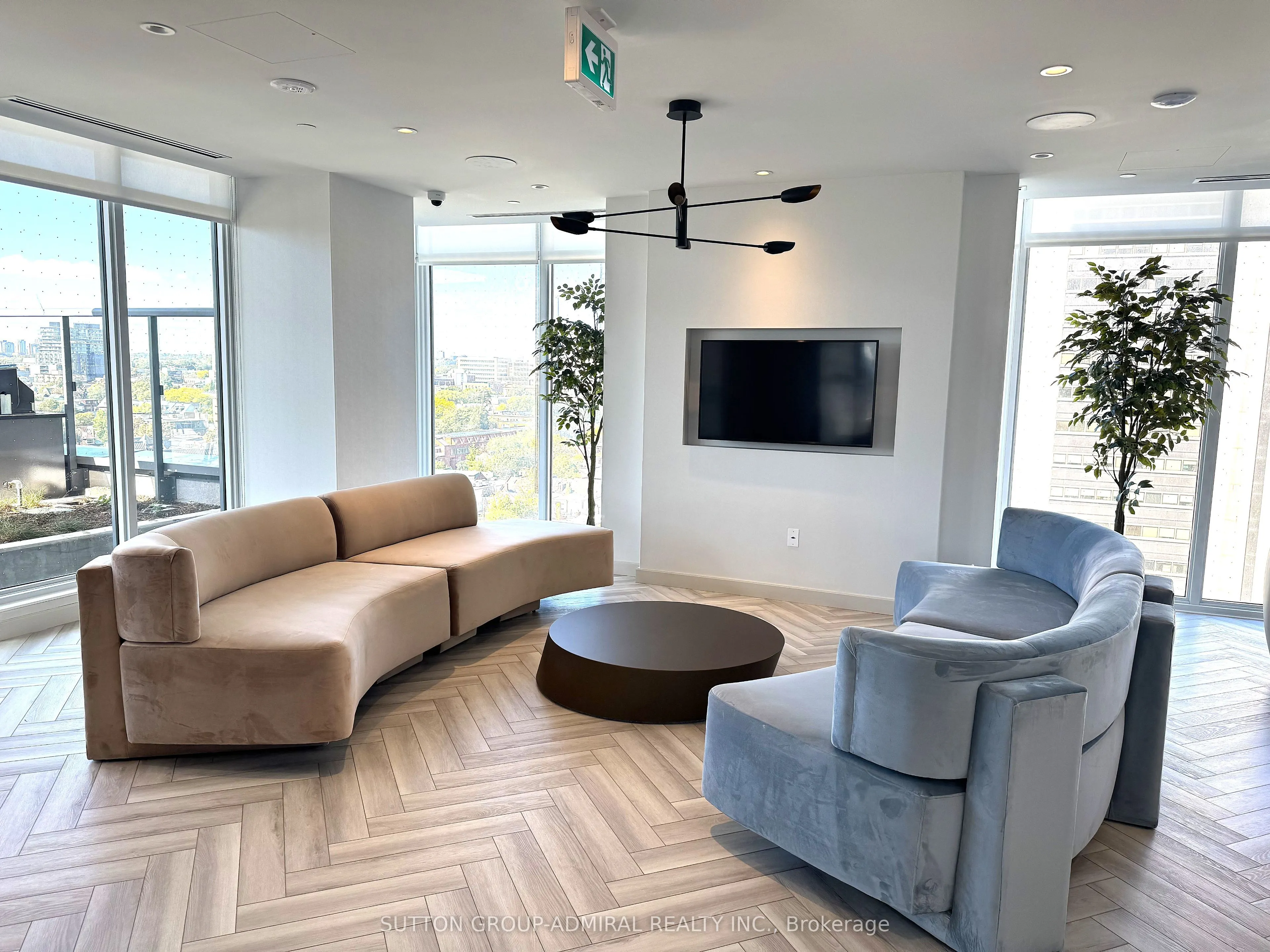 280 Dundas Street W, #1505