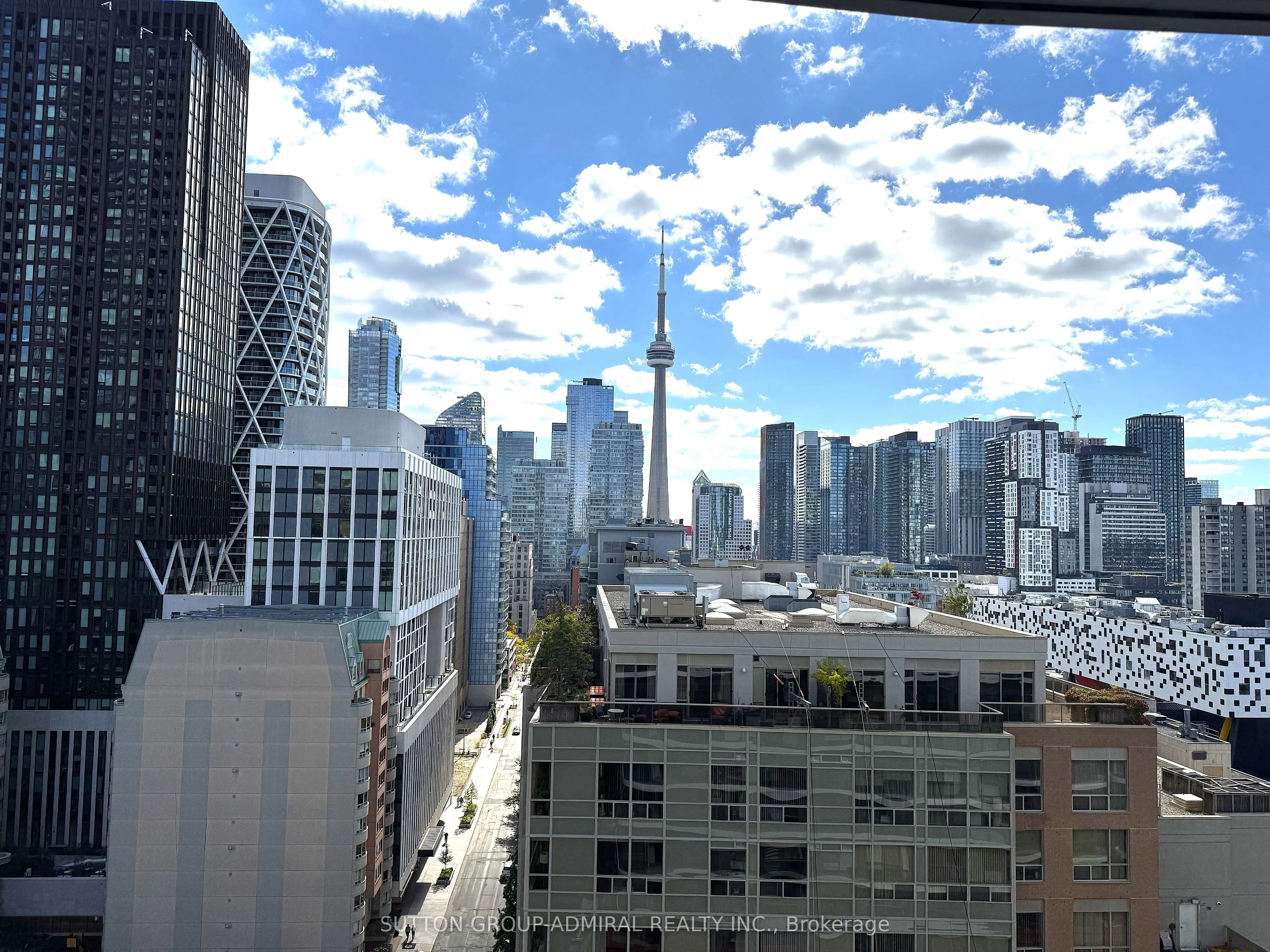 280 Dundas Street W, #1505