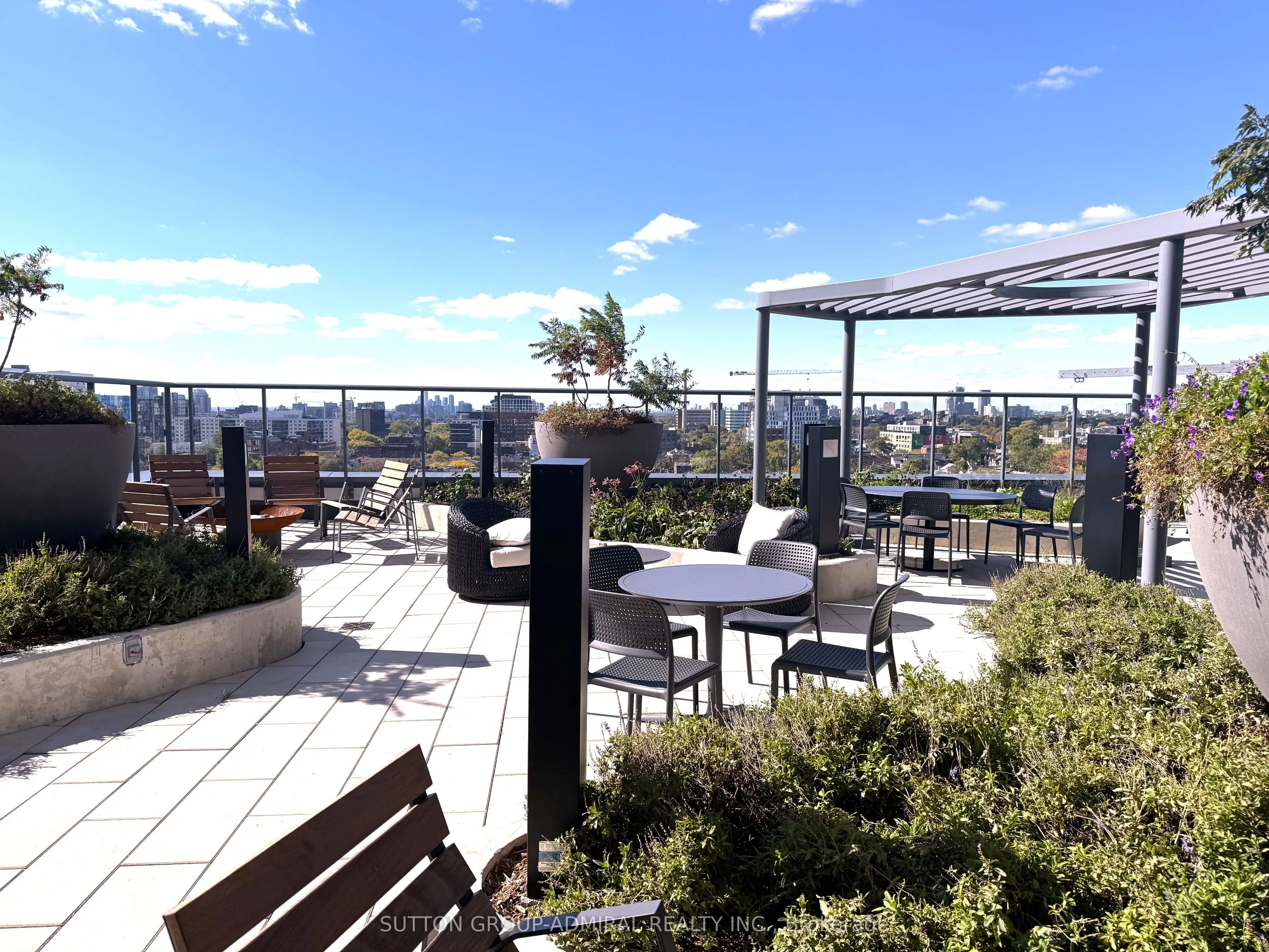 280 Dundas Street W, #1505