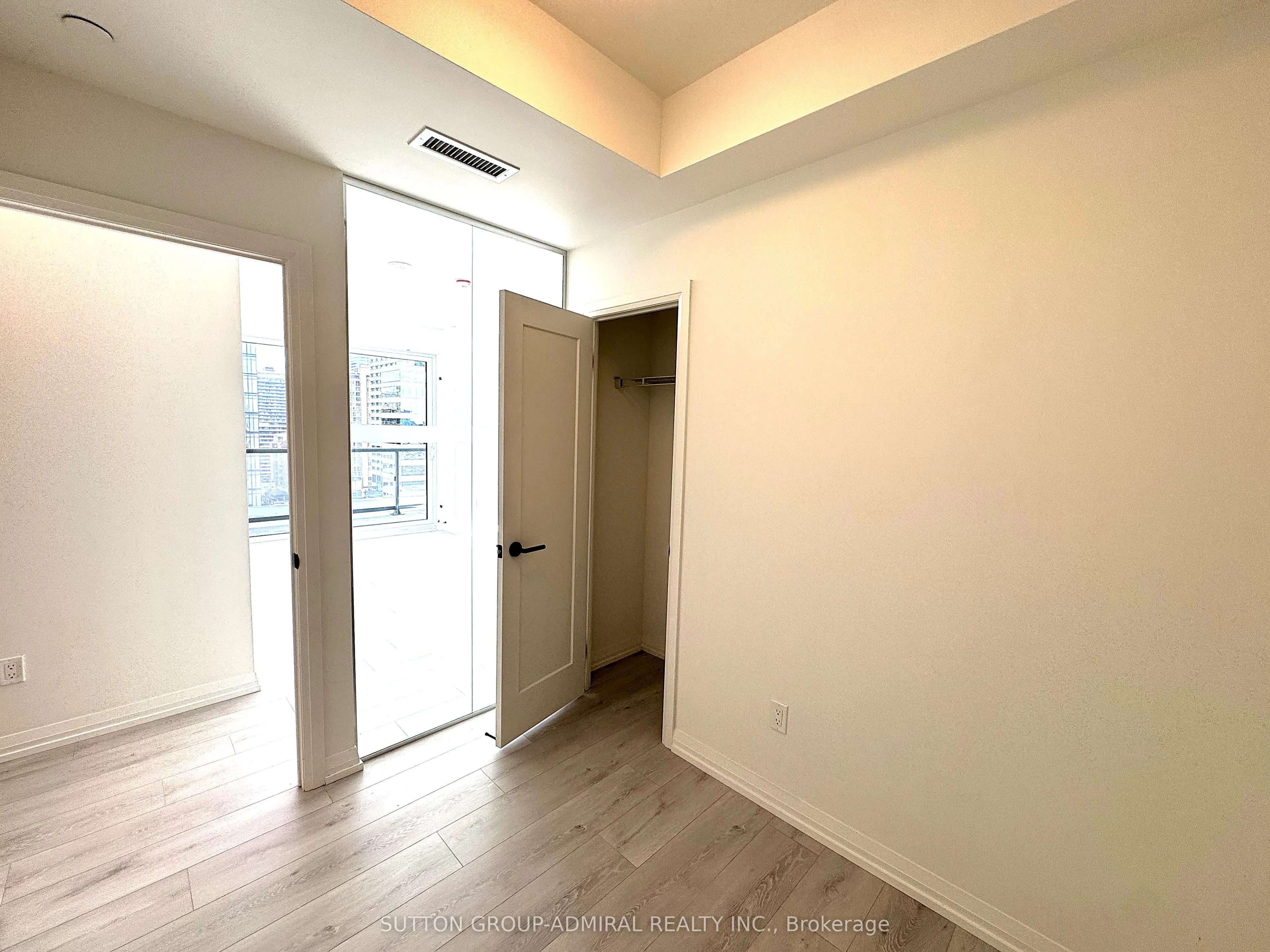 280 Dundas Street W, #1505