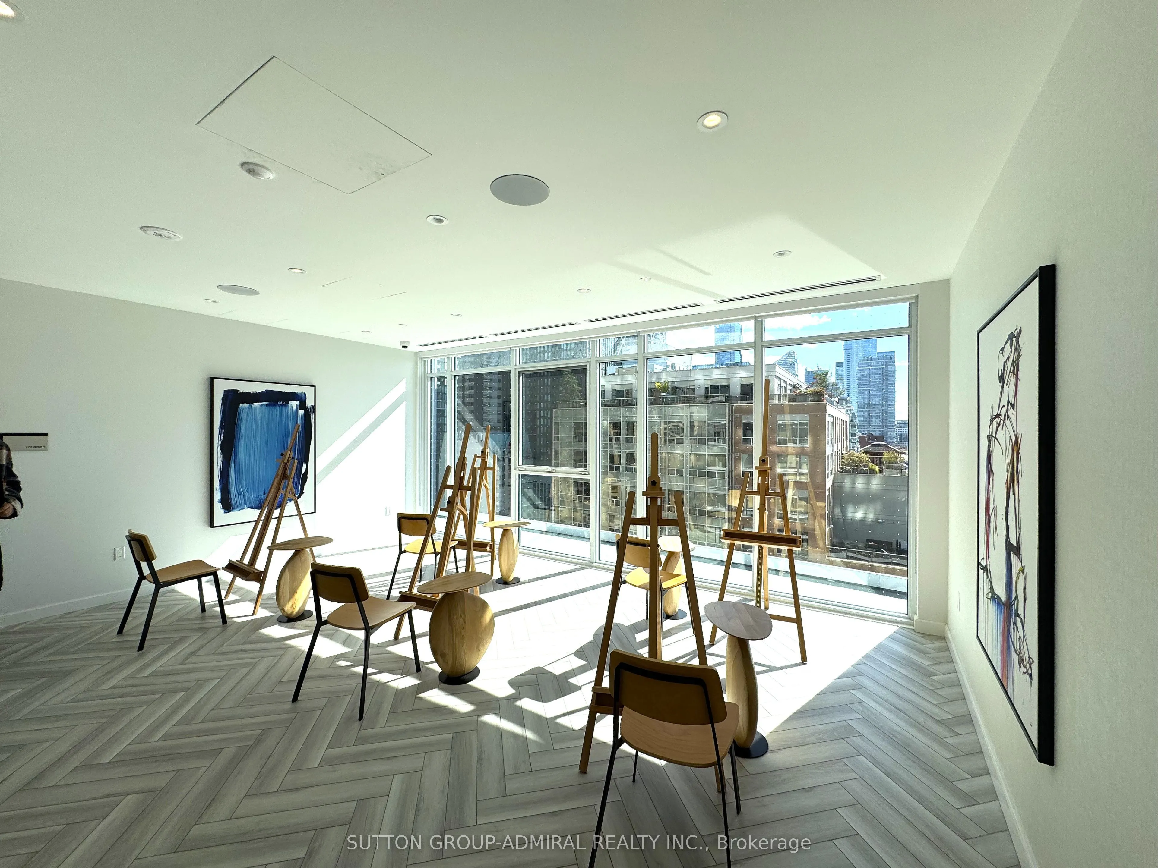 280 Dundas Street W, #1505