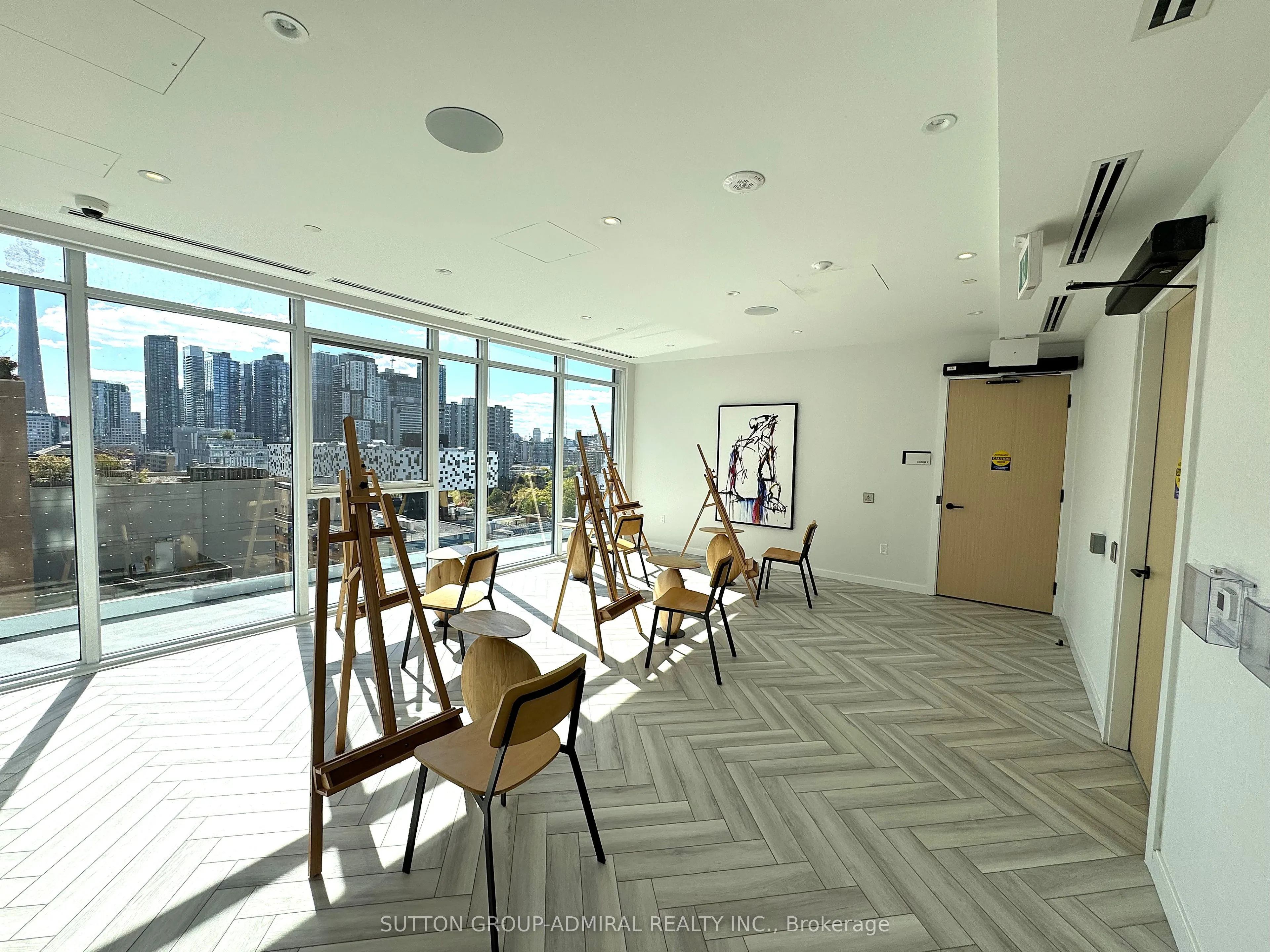 280 Dundas Street W, #1505