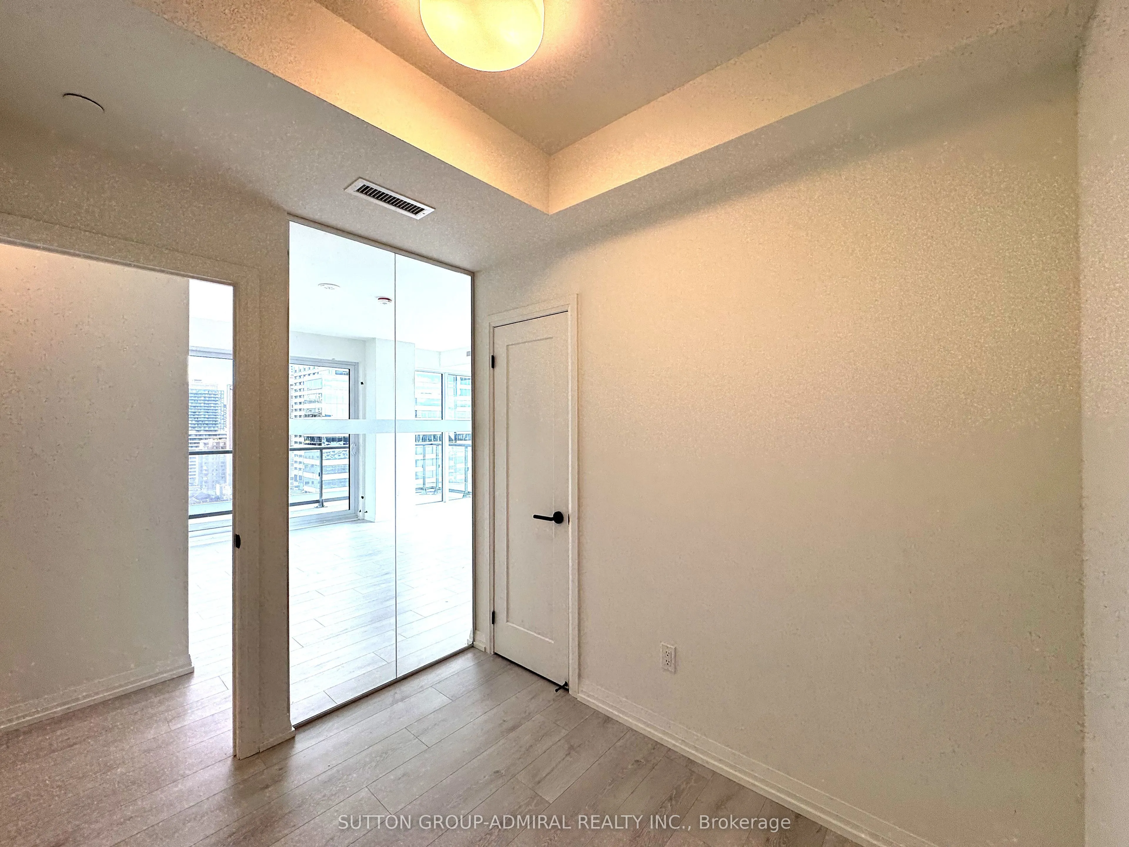 280 Dundas Street W, #1505