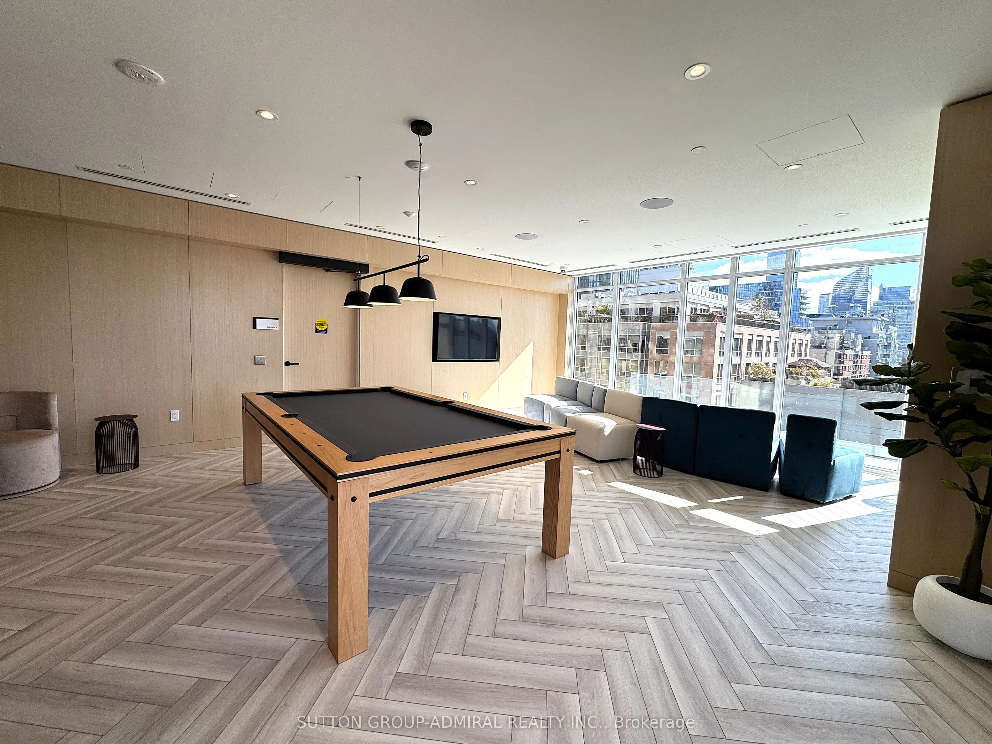 280 Dundas Street W, #1505