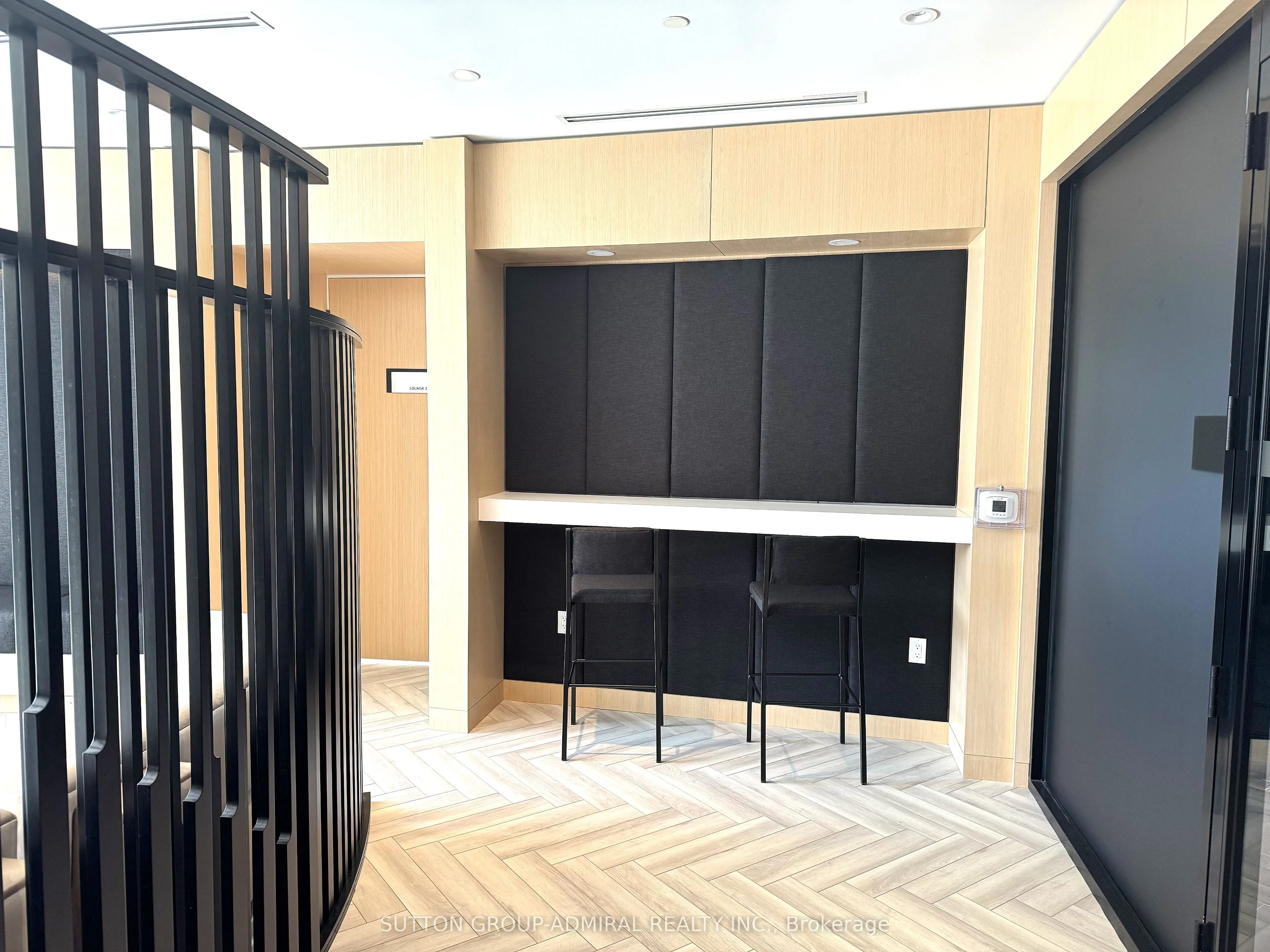 280 Dundas Street W, #1505