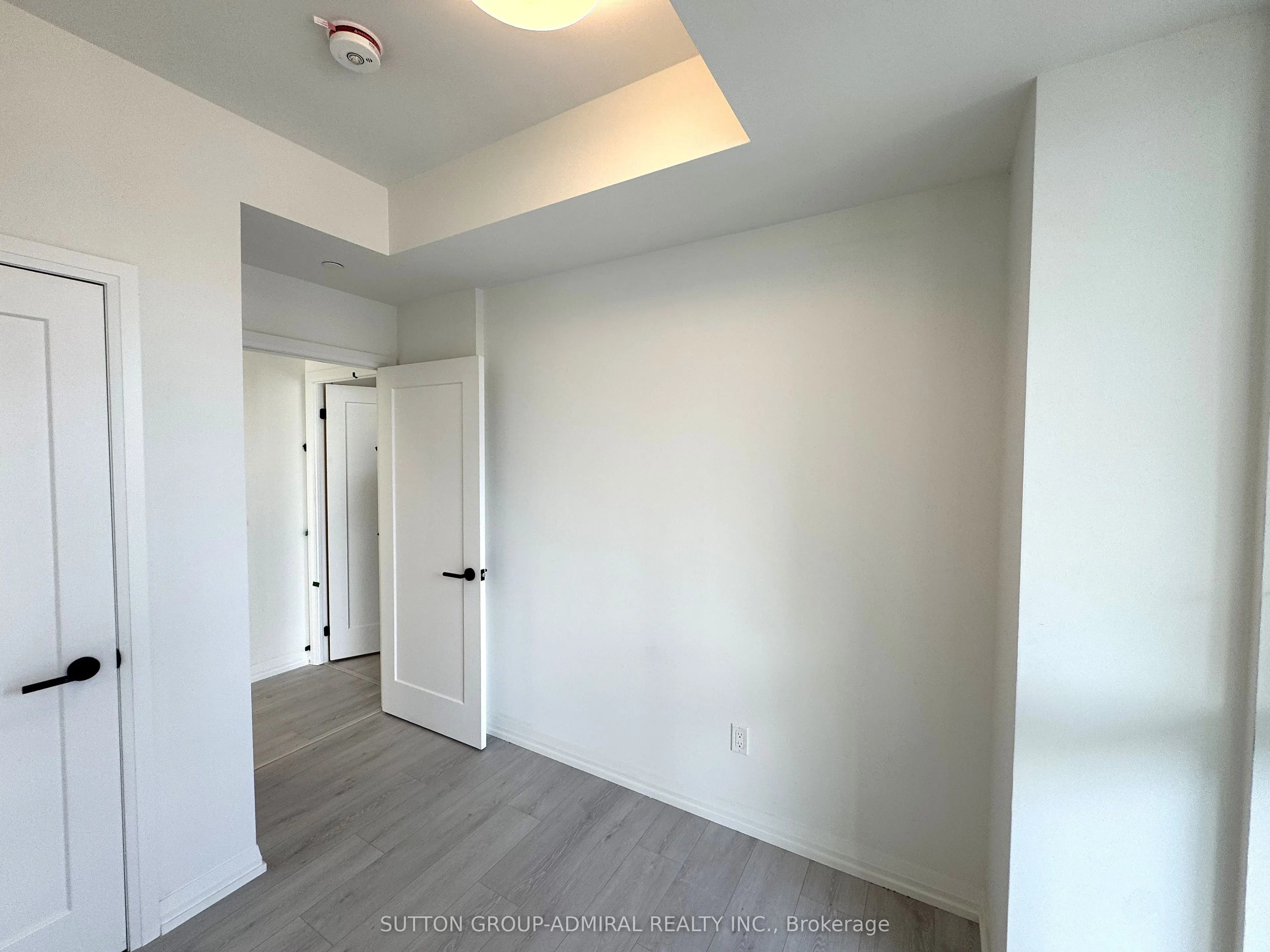 280 Dundas Street W, #1505