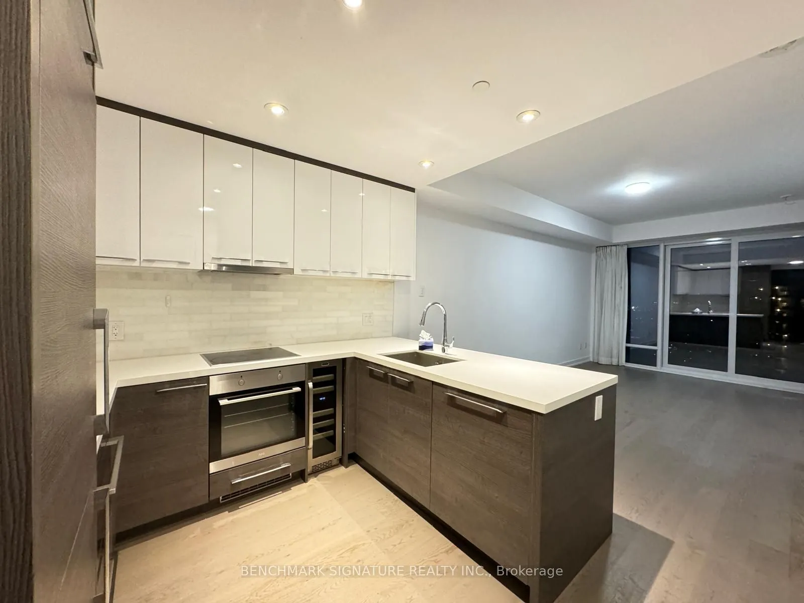 488 University Avenue, #2315