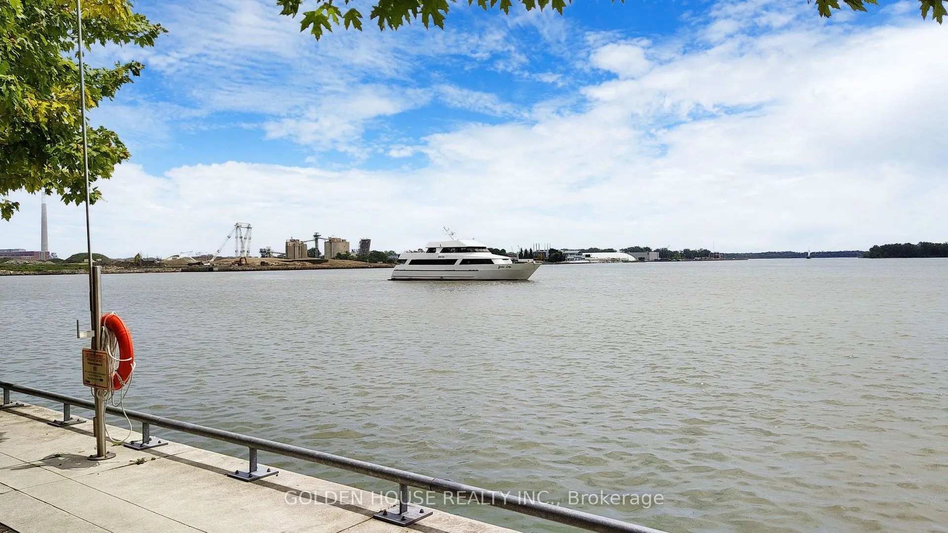 55 Merchants' Wharf, #524