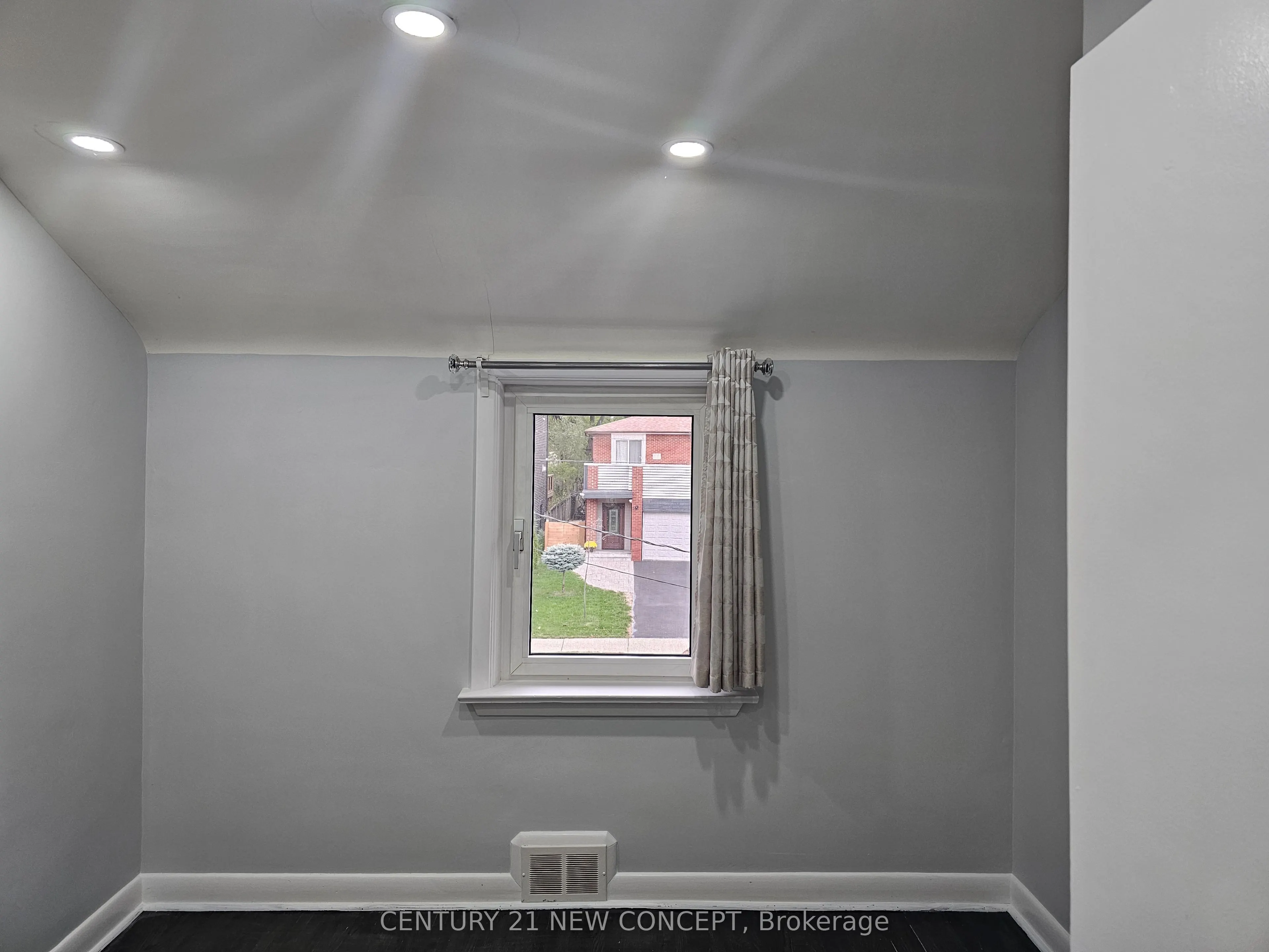 59 Madawaska Avenue