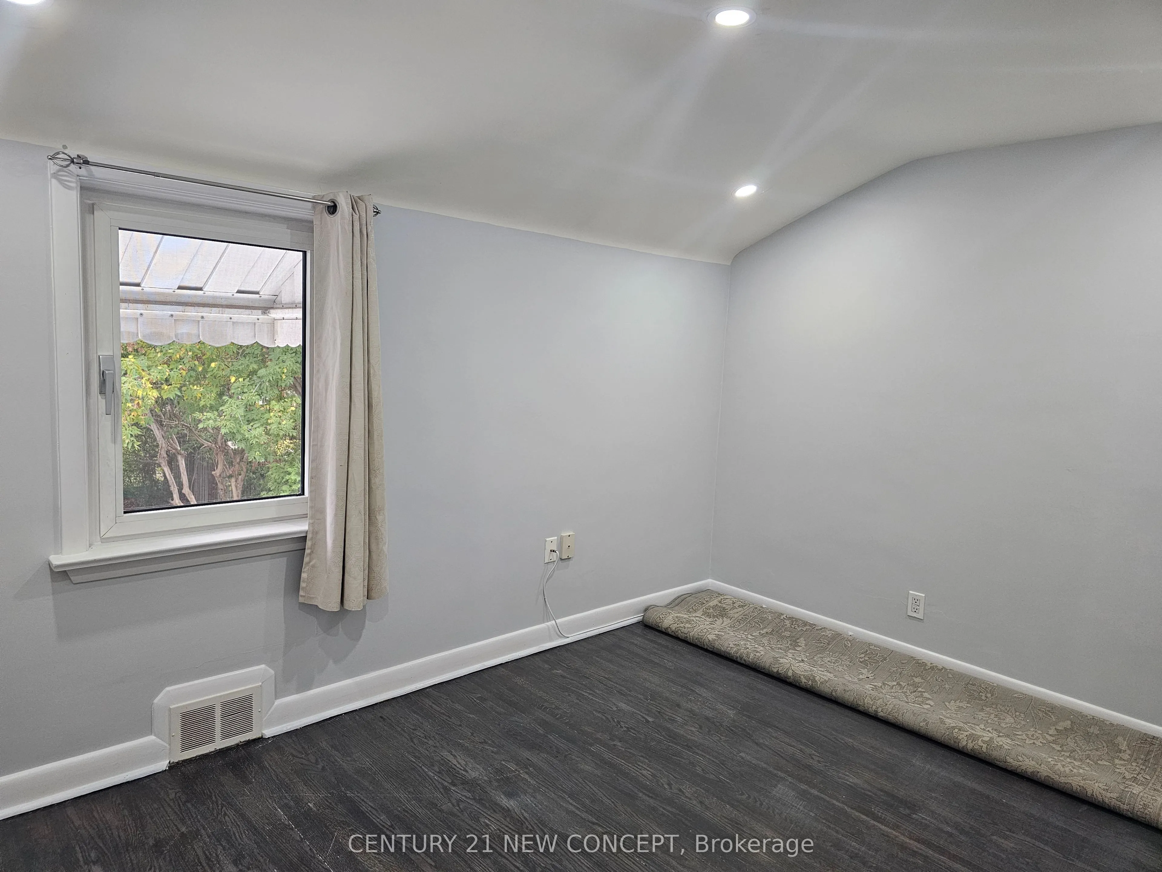 59 Madawaska Avenue