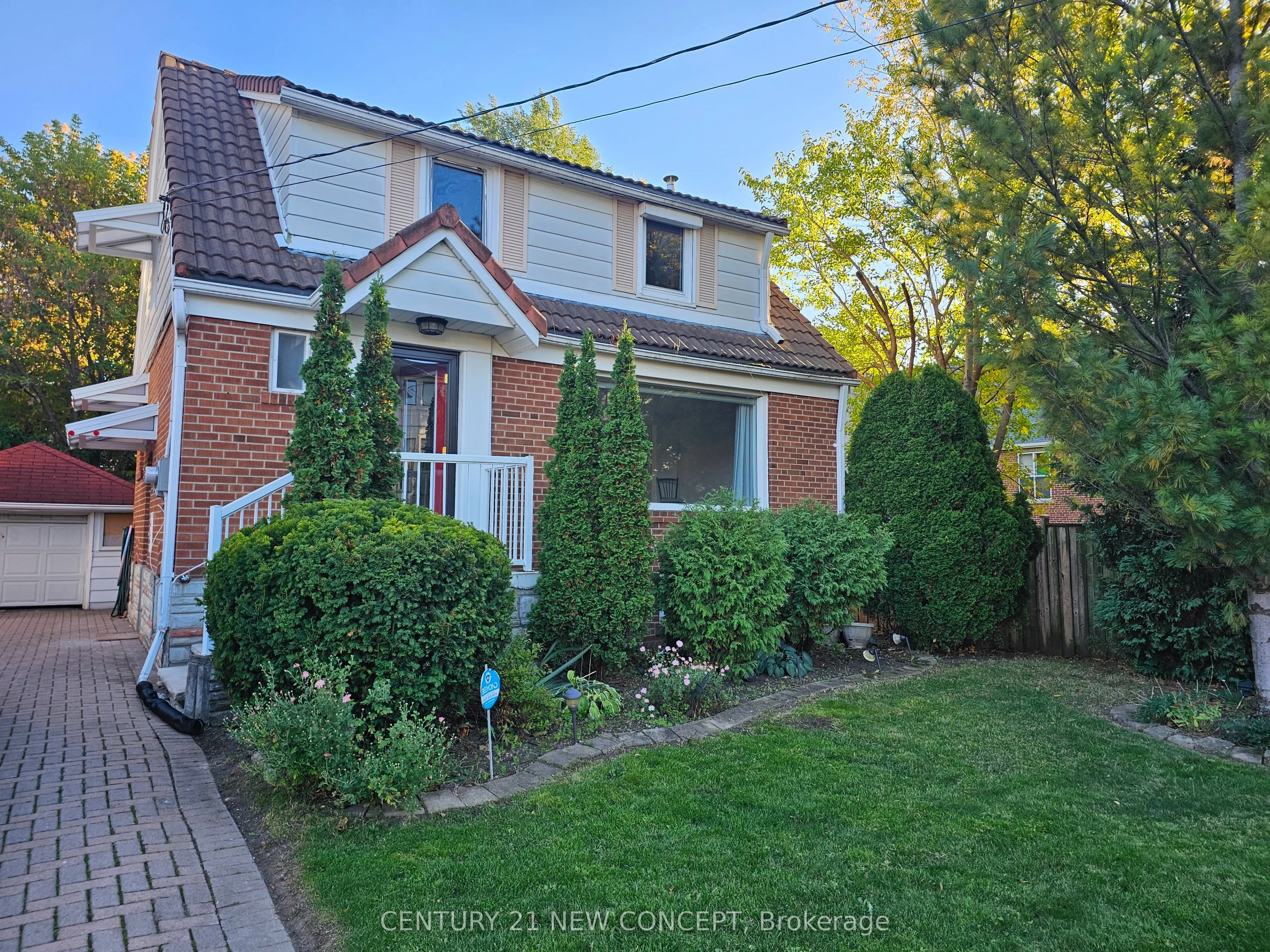 59 Madawaska Avenue