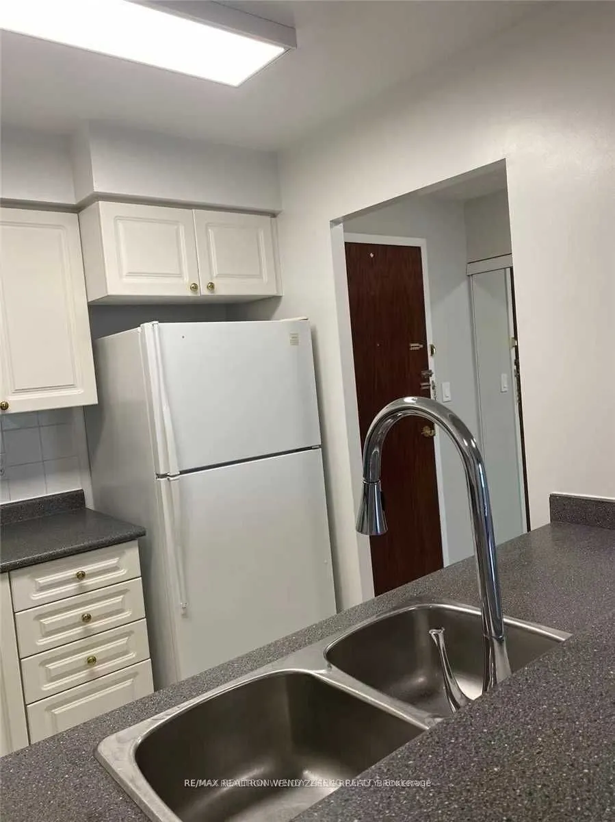 39 Pemberton Avenue, #1002