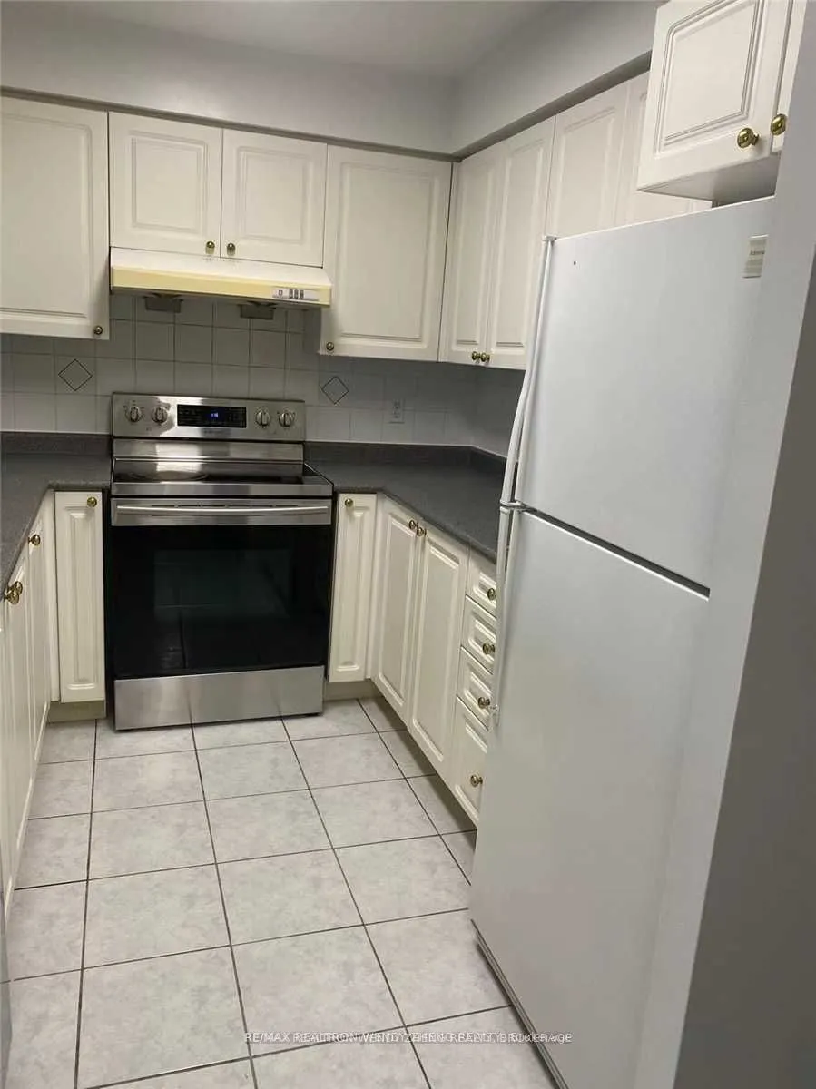 39 Pemberton Avenue, #1002