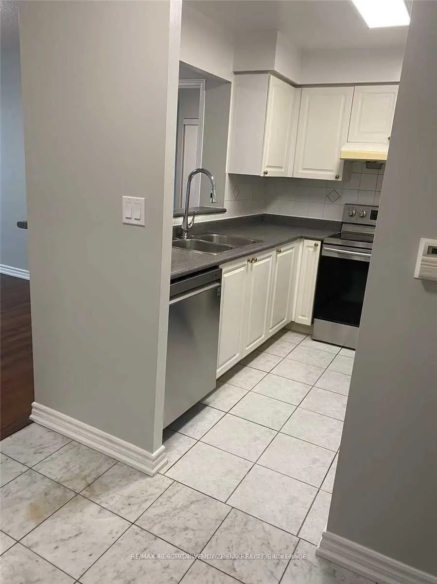 39 Pemberton Avenue, #1002