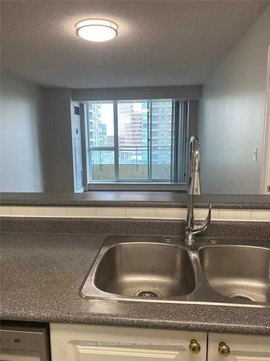 39 Pemberton Avenue, #1002