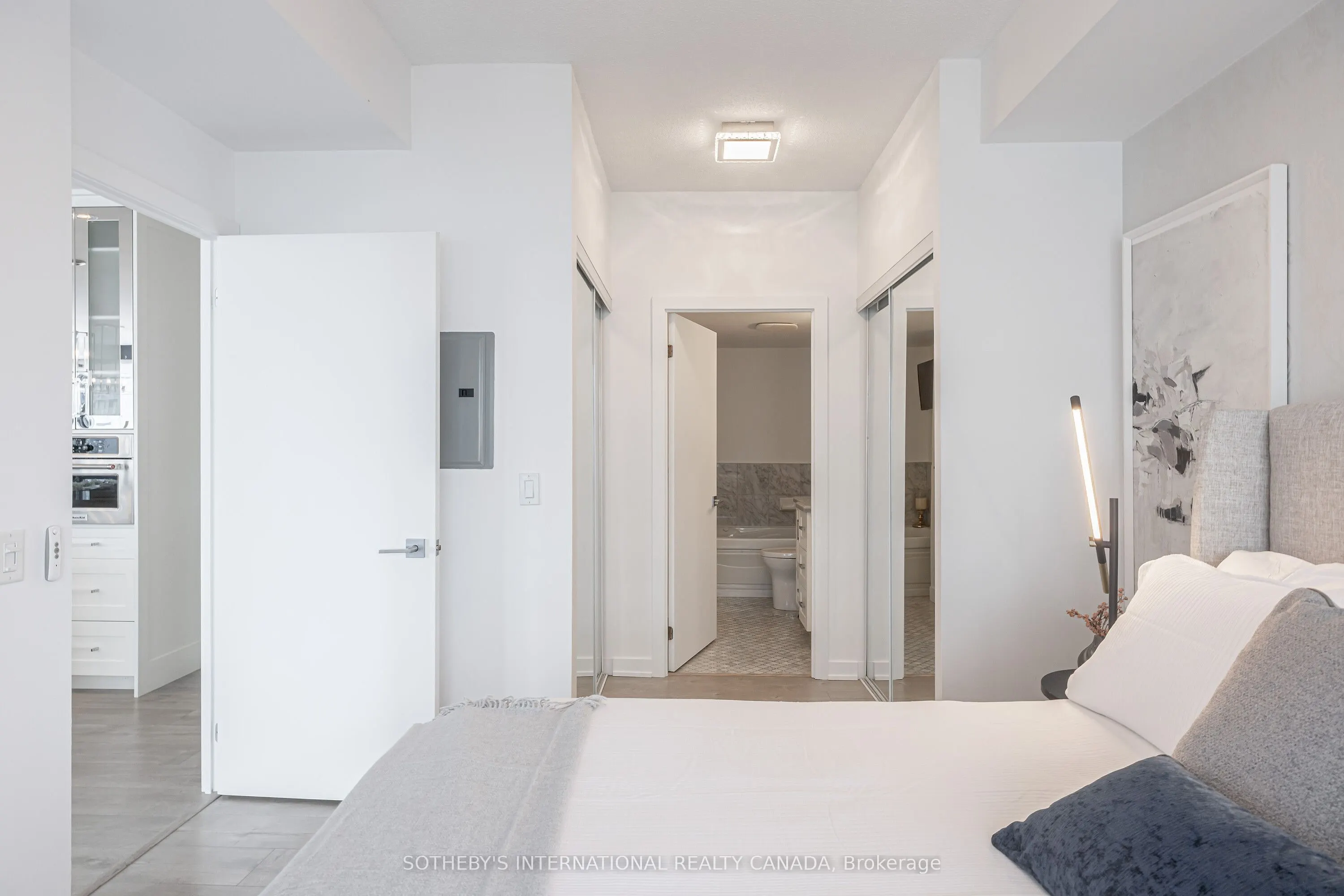 438 King Street W, #1901
