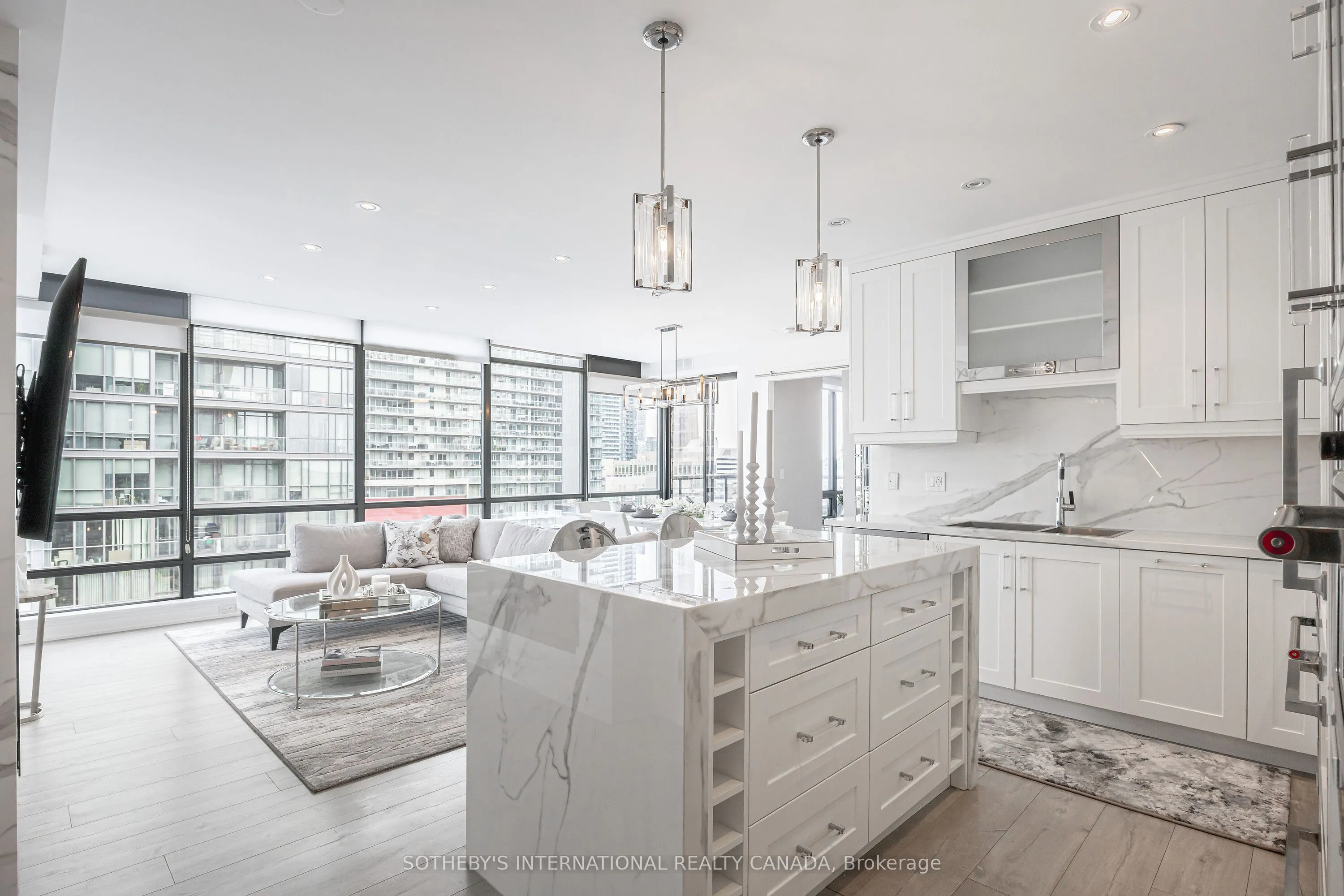 438 King Street W, #1901