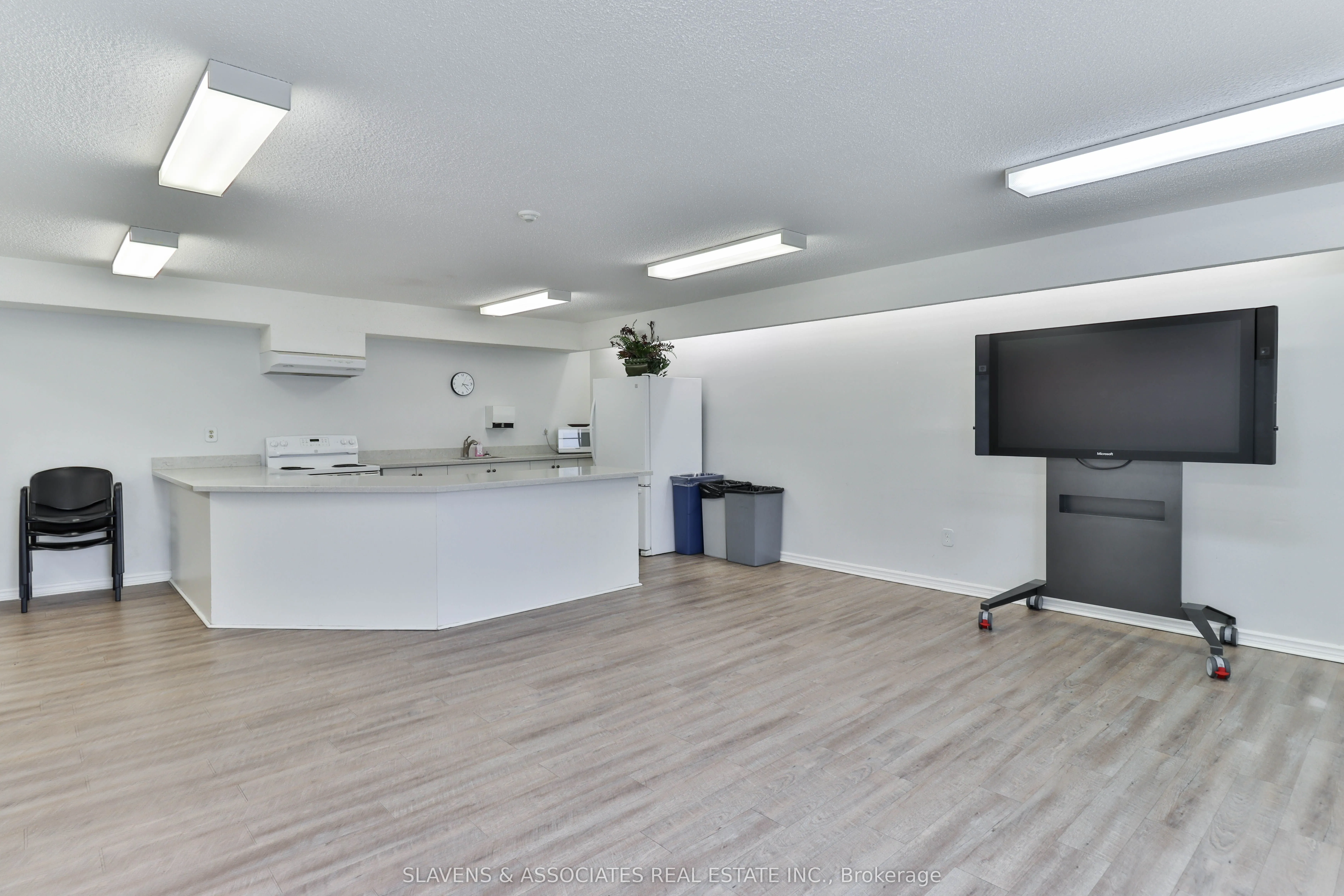 3300 Don Mills Road, #403