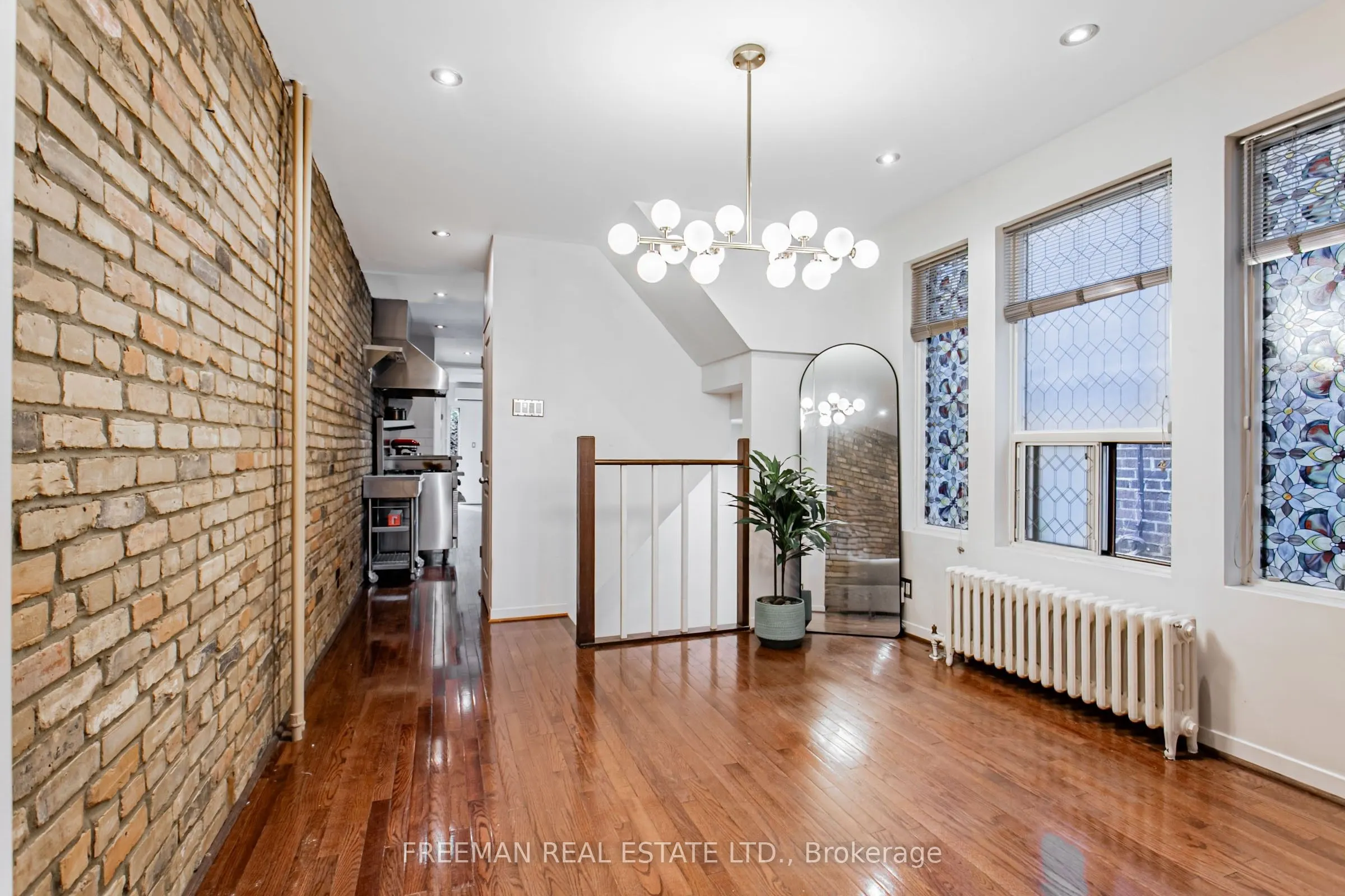 490 Montrose Avenue