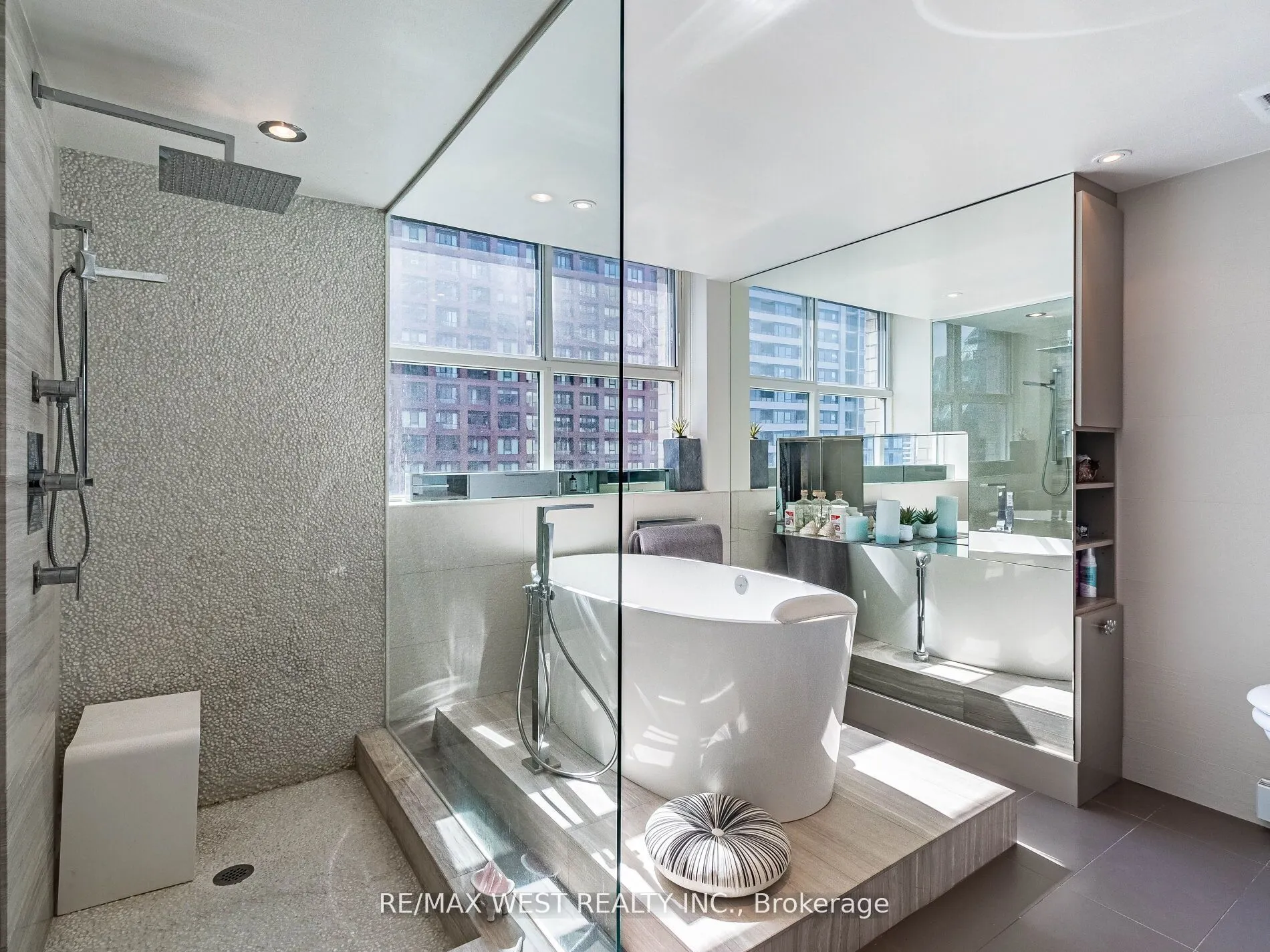 409 Bloor Street E, #Ph2