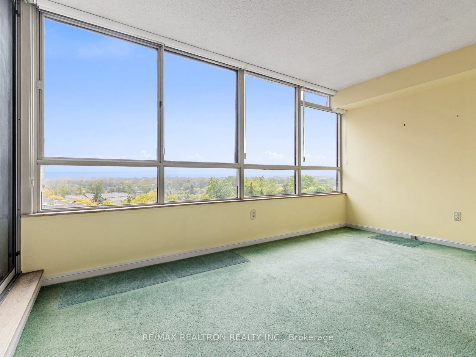 5444 Yonge Street, #703