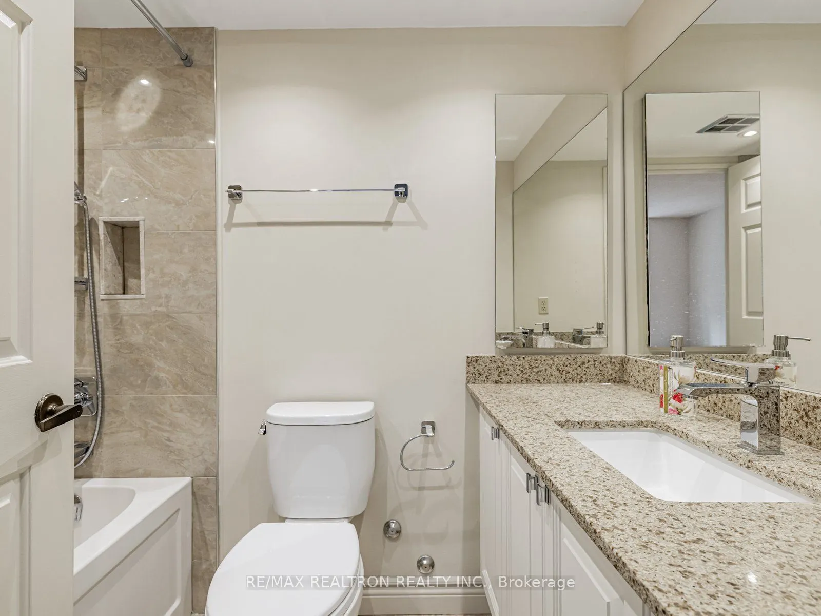 5444 Yonge Street, #703