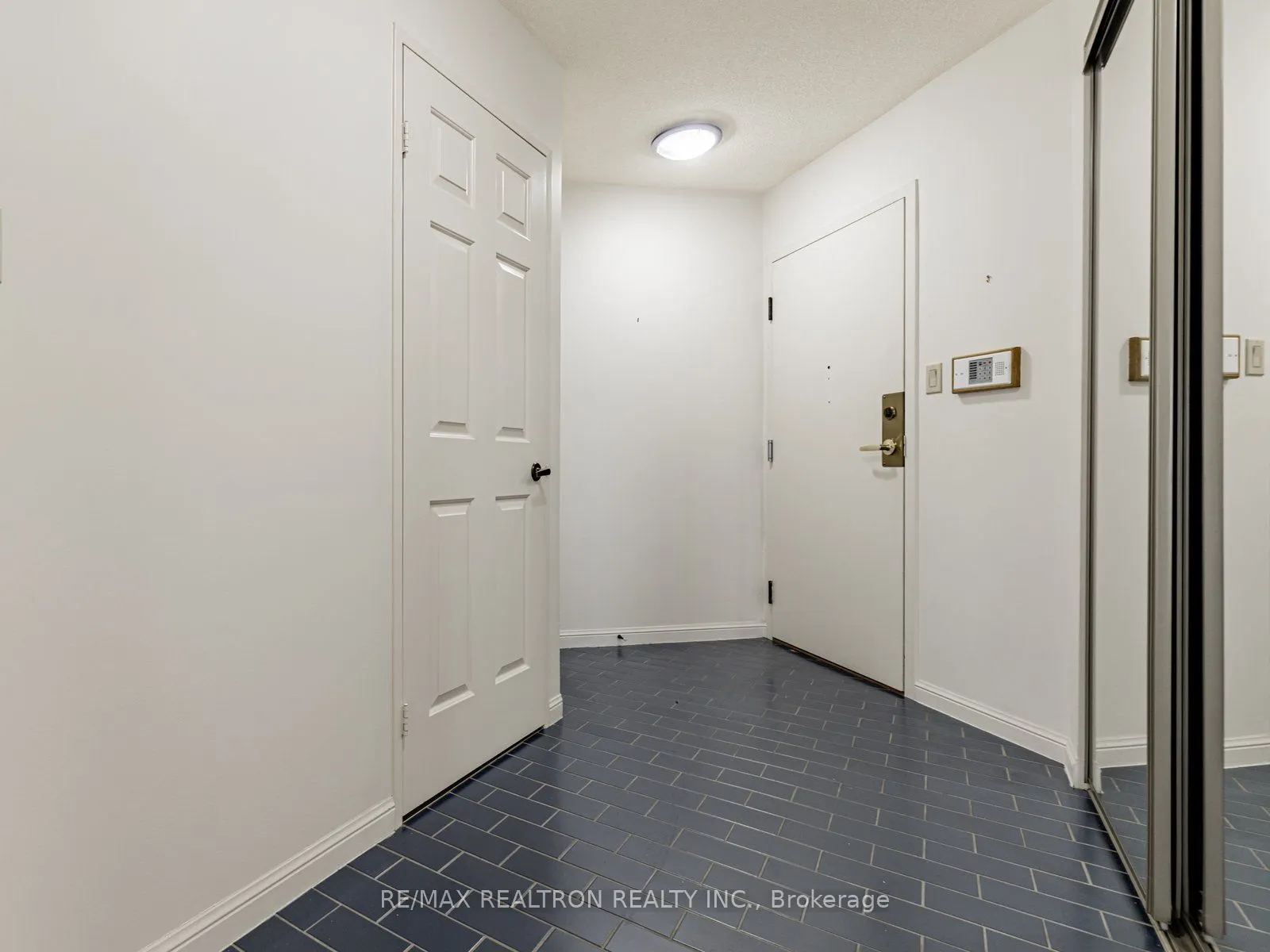 5444 Yonge Street, #703