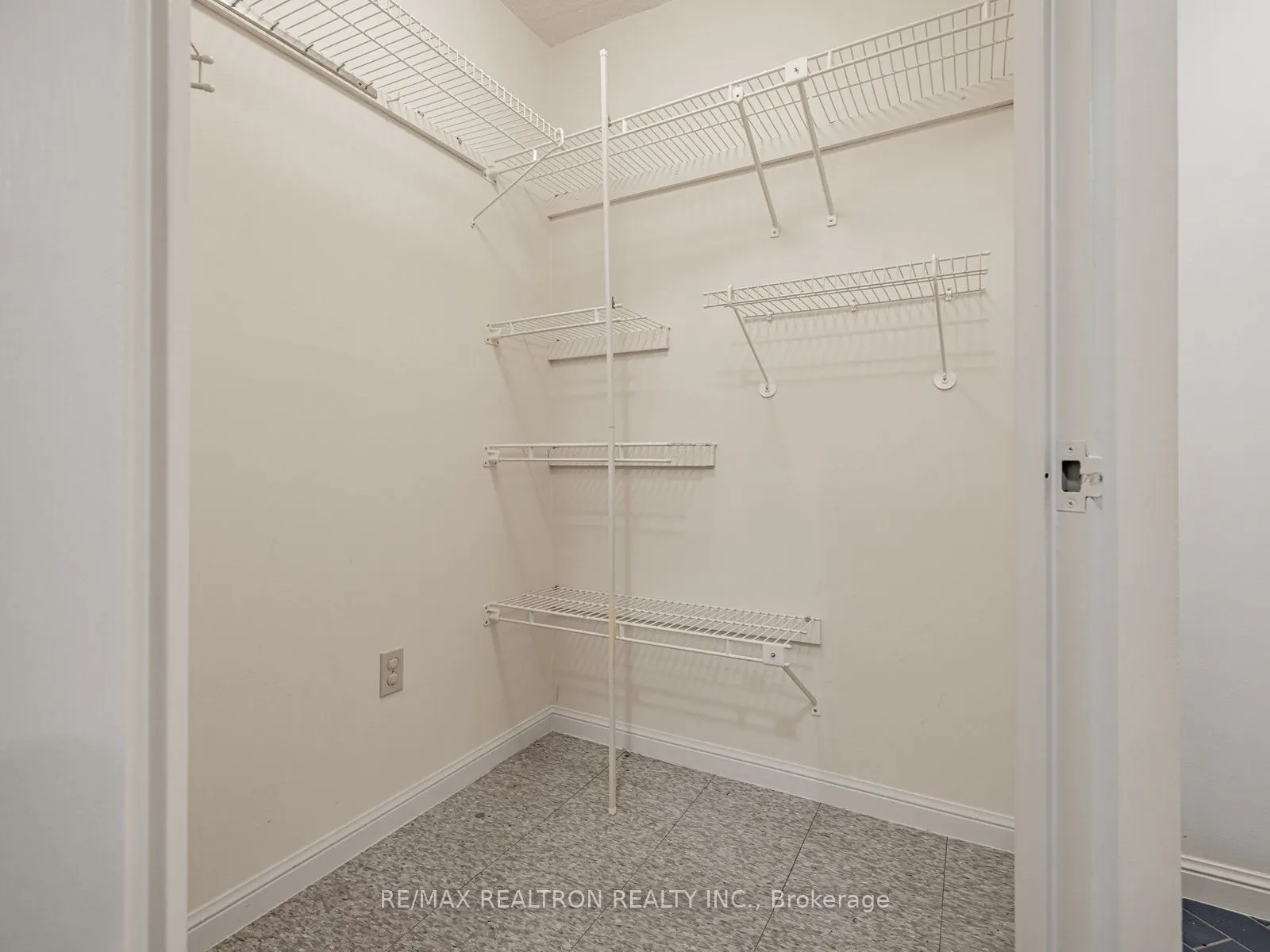 5444 Yonge Street, #703