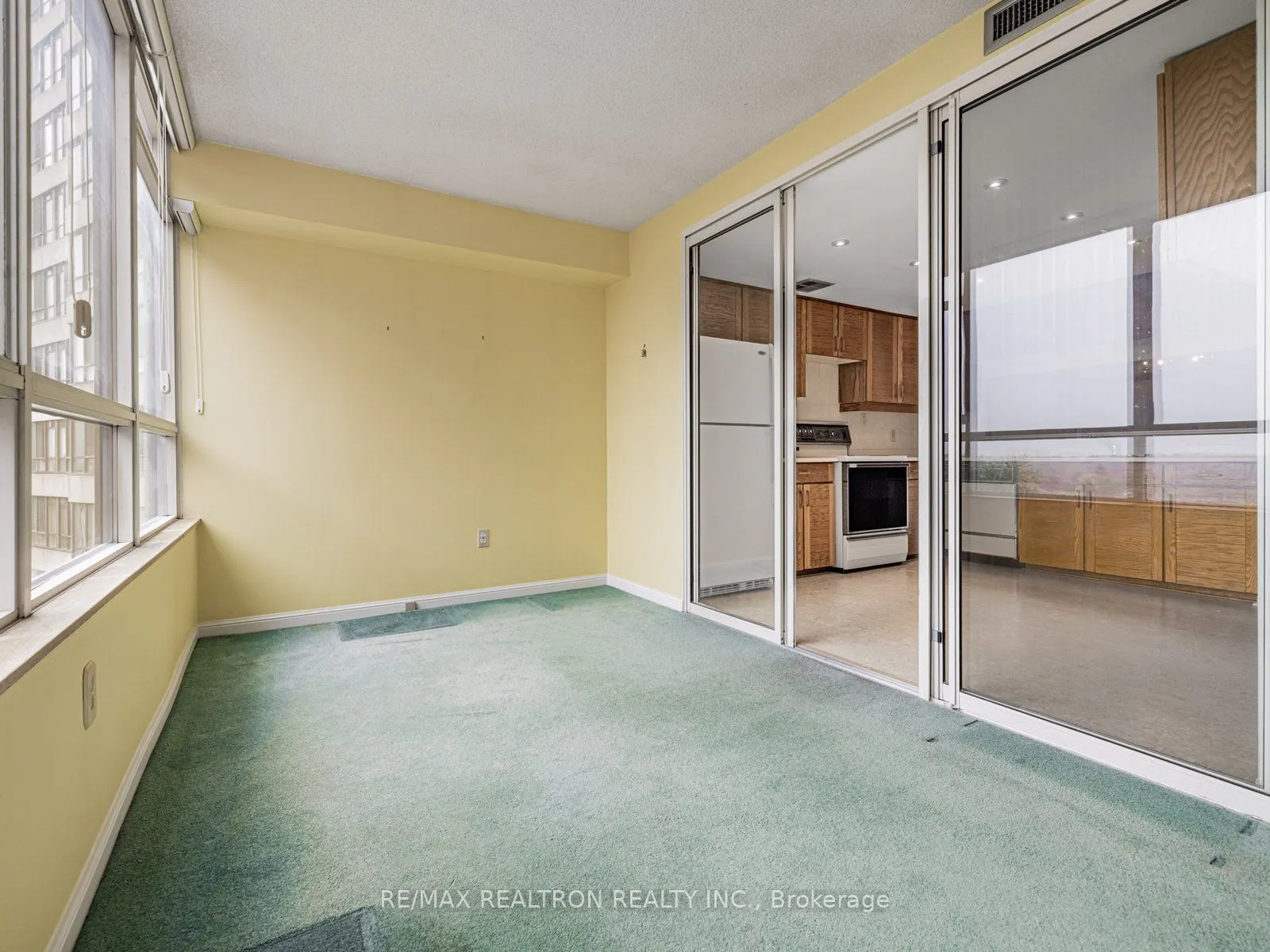 5444 Yonge Street, #703