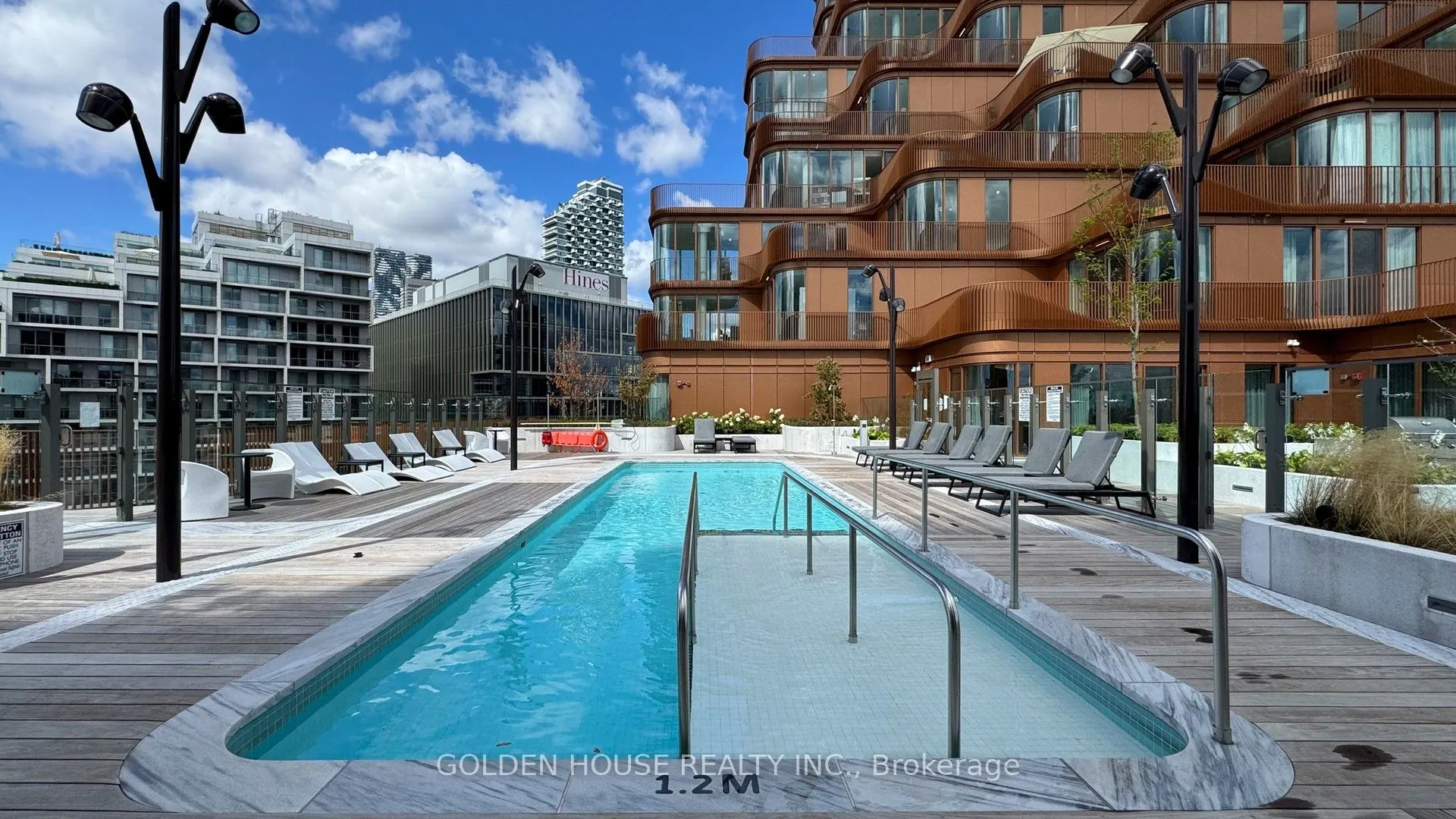 155 Merchants' Wharf, #1222