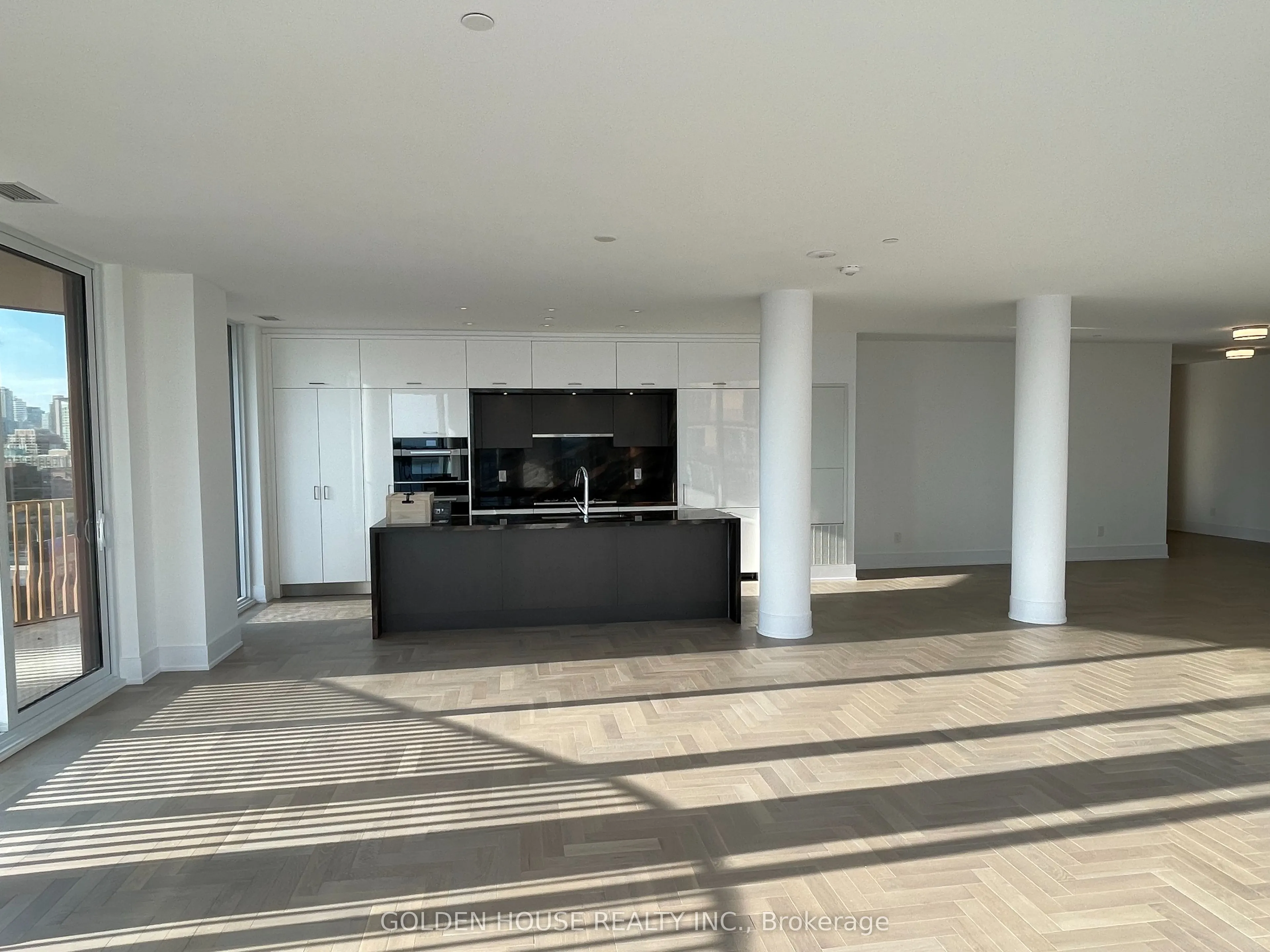 155 Merchants' Wharf, #1222