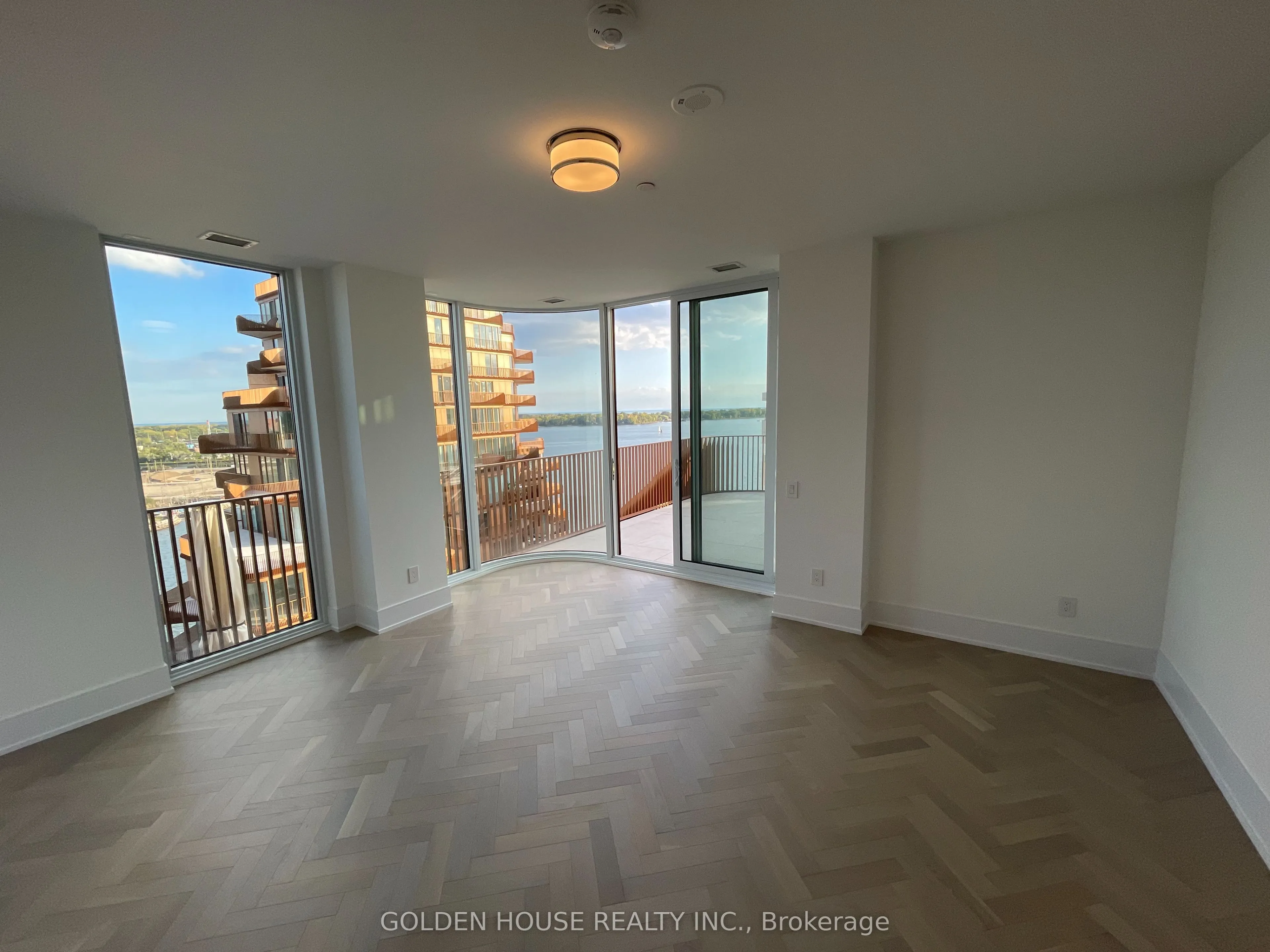 155 Merchants' Wharf, #1222