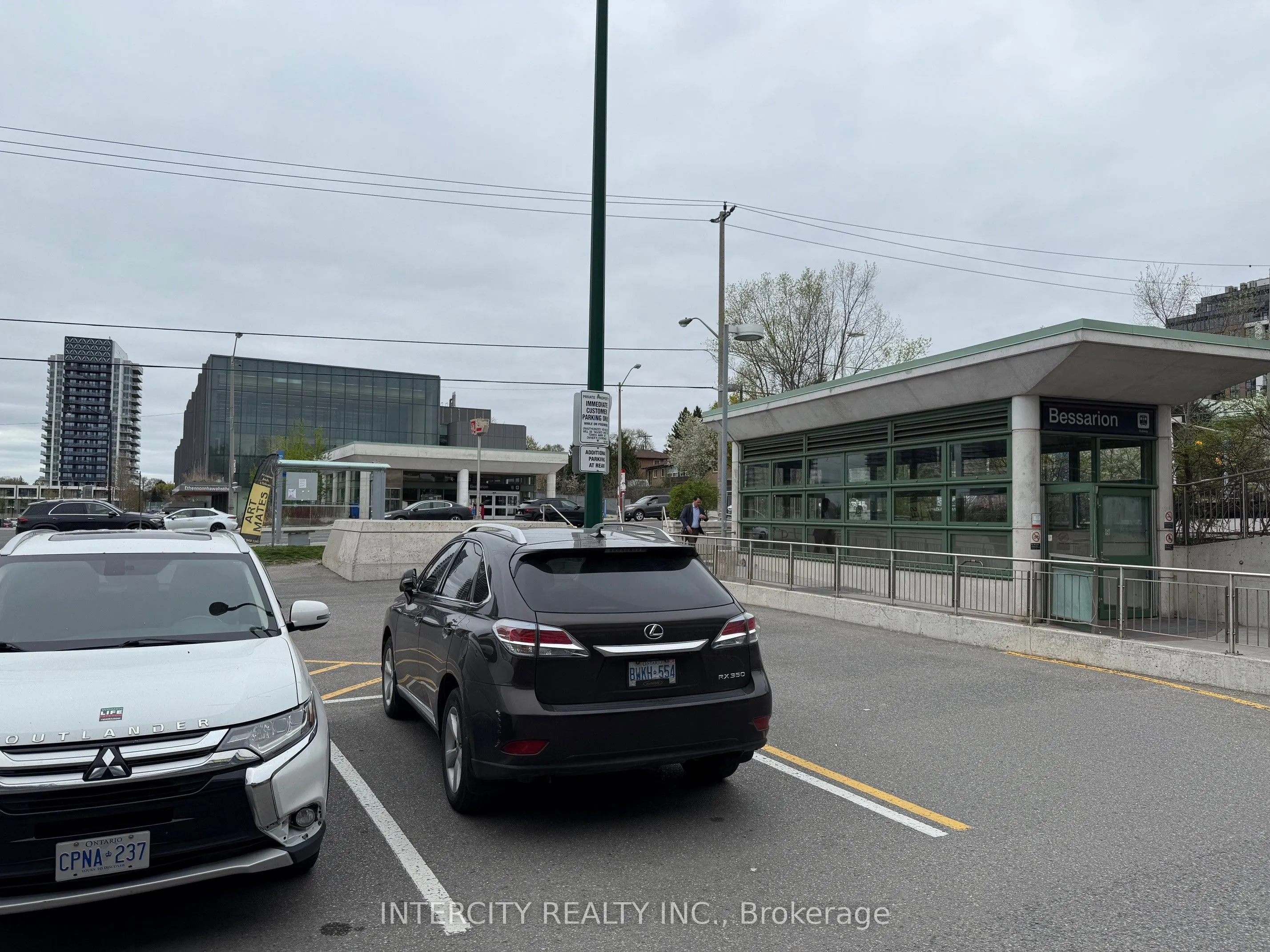 738 Sheppard Avenue E, #200