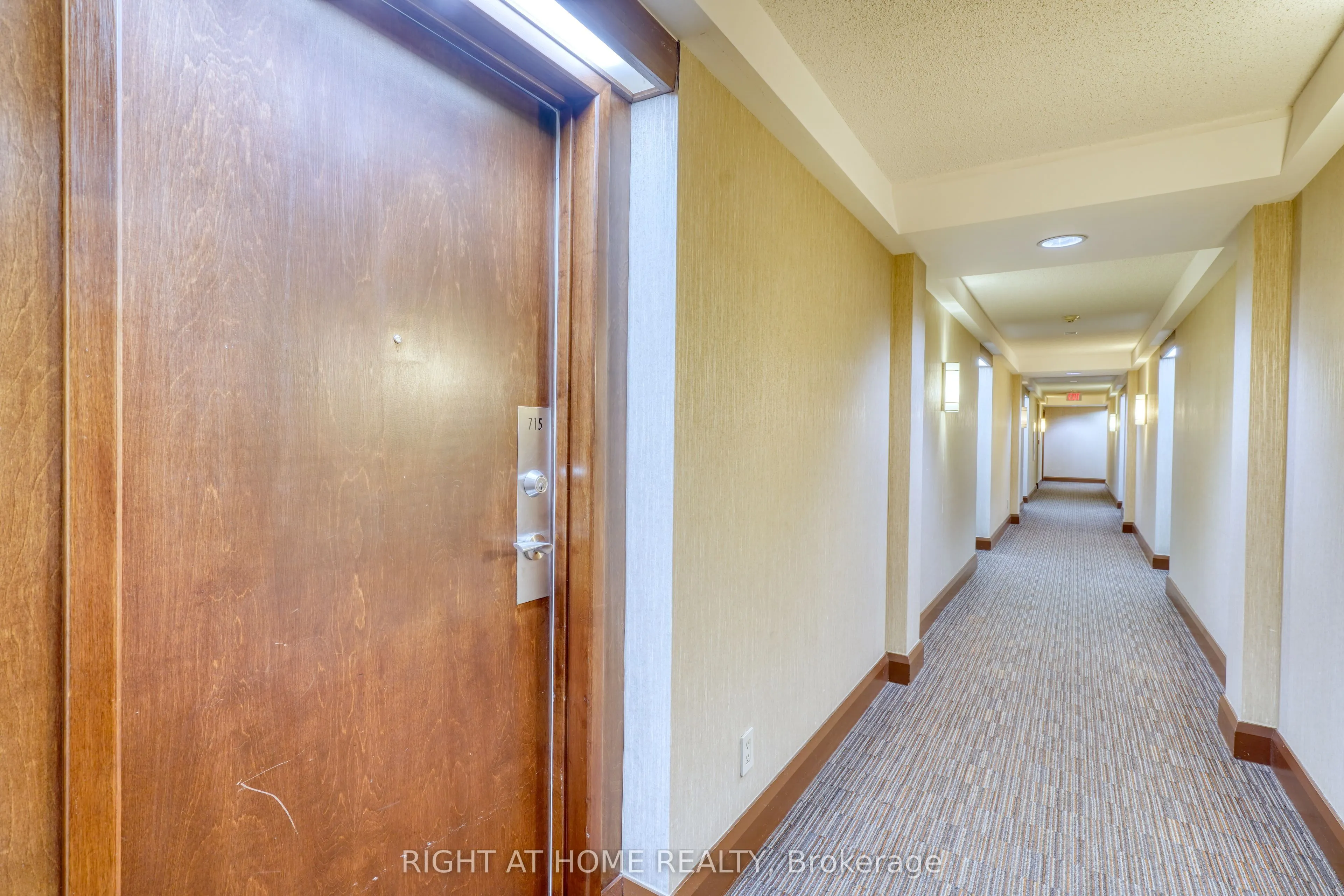 15 Northtown Way, #715