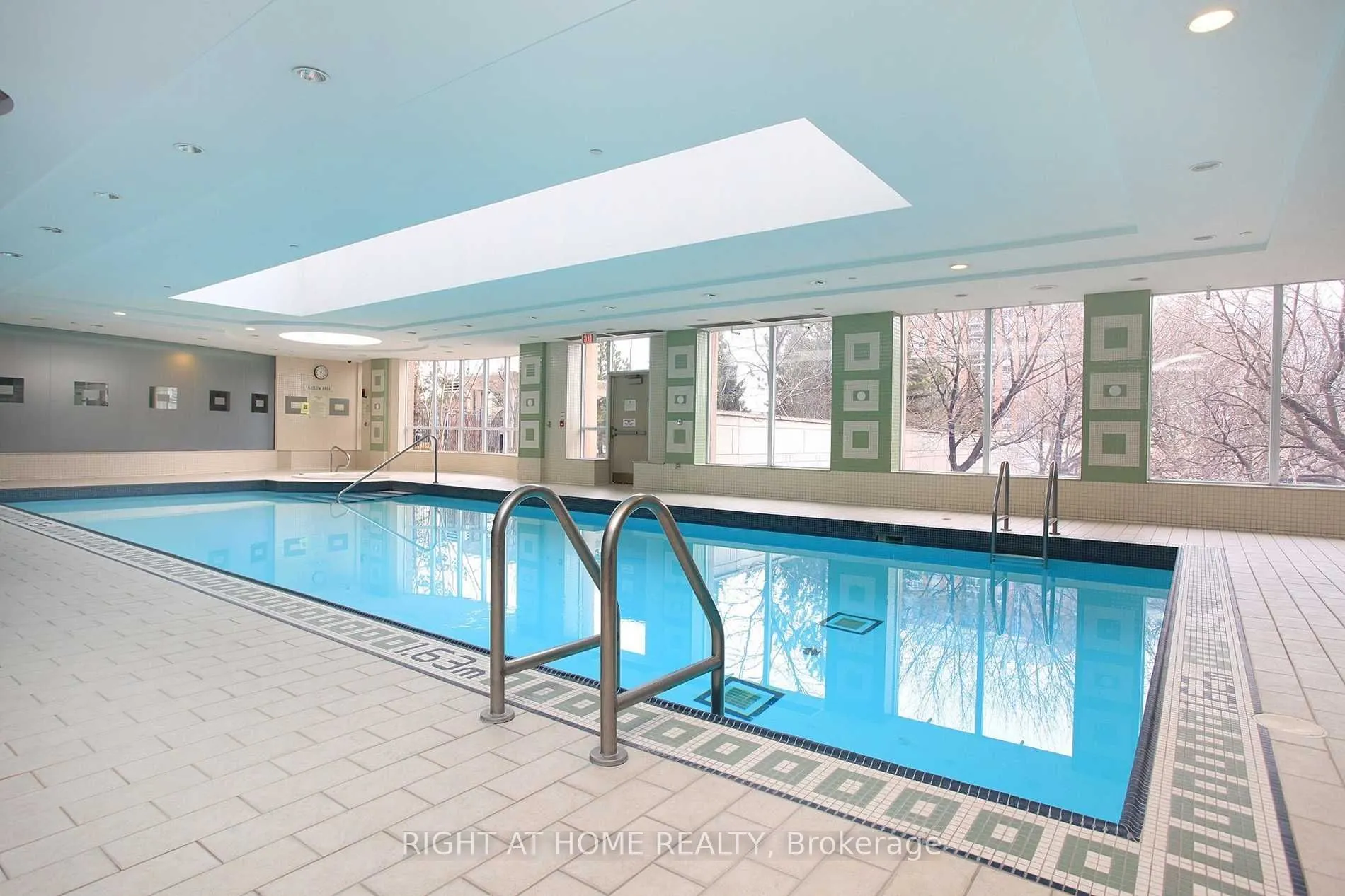15 Northtown Way, #715