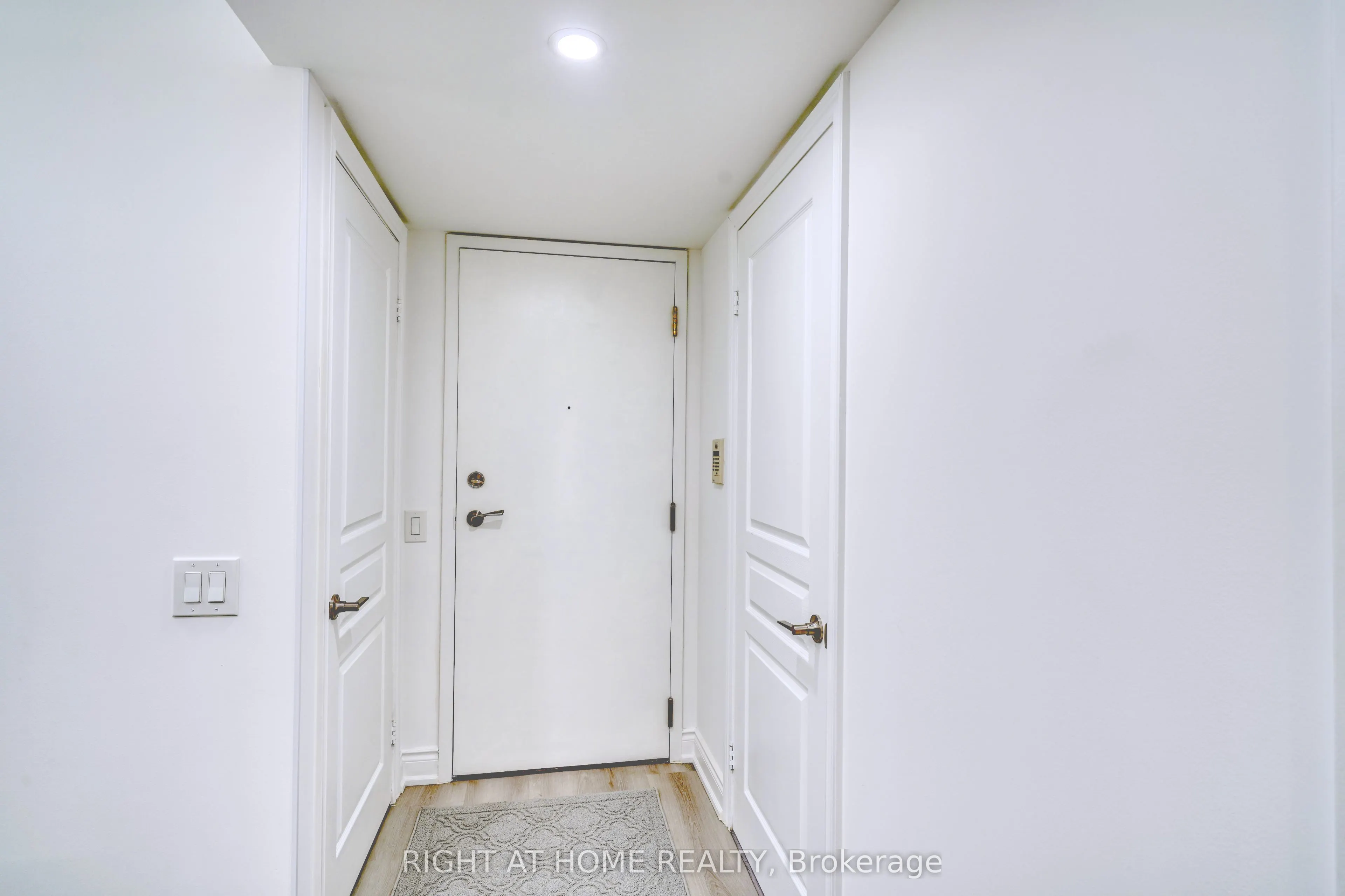 15 Northtown Way, #715