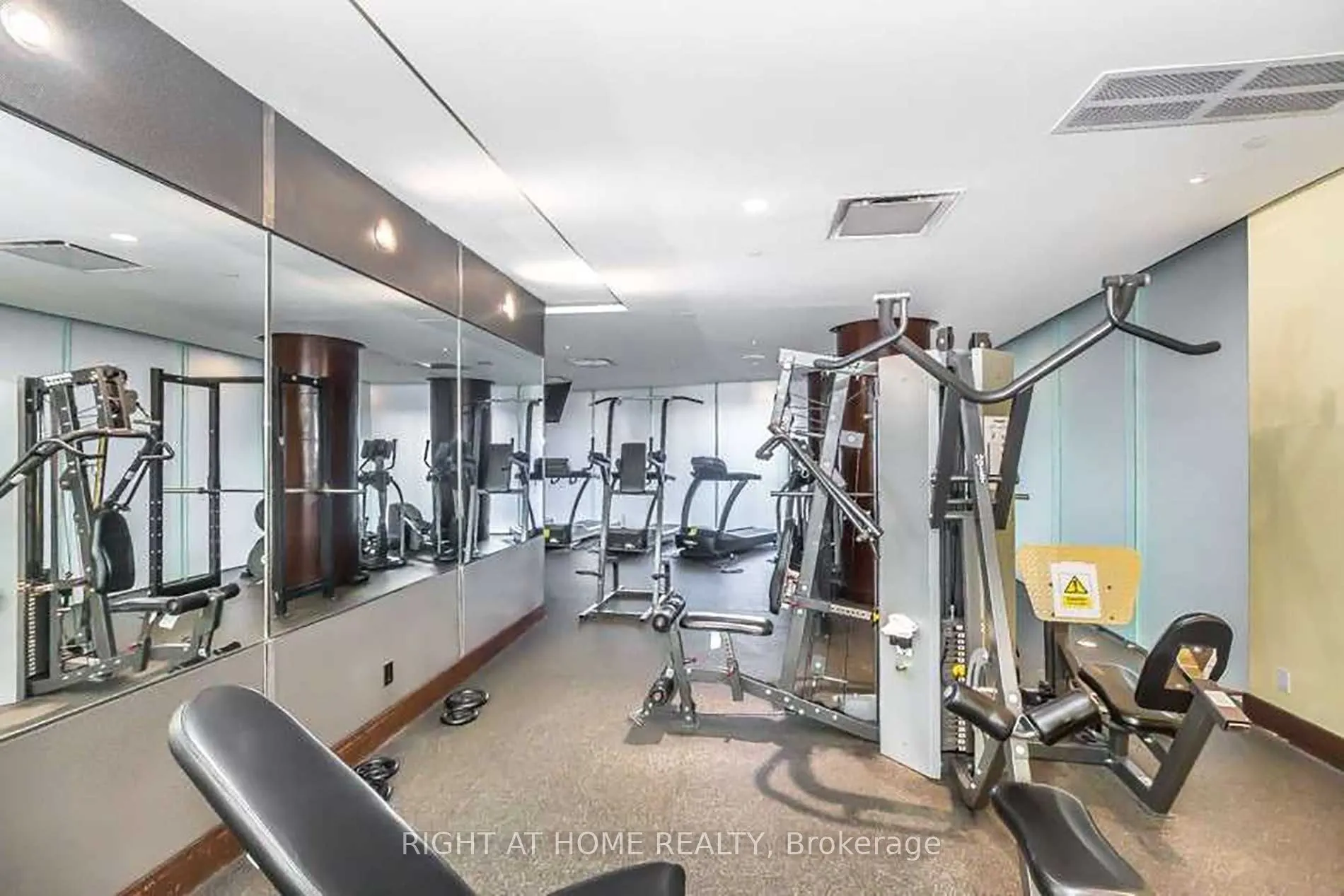 15 Northtown Way, #715