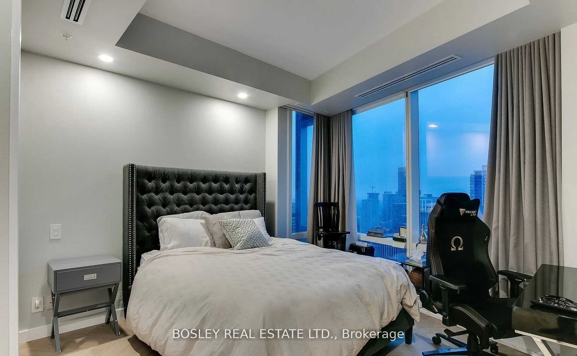 180 University Avenue, #4808