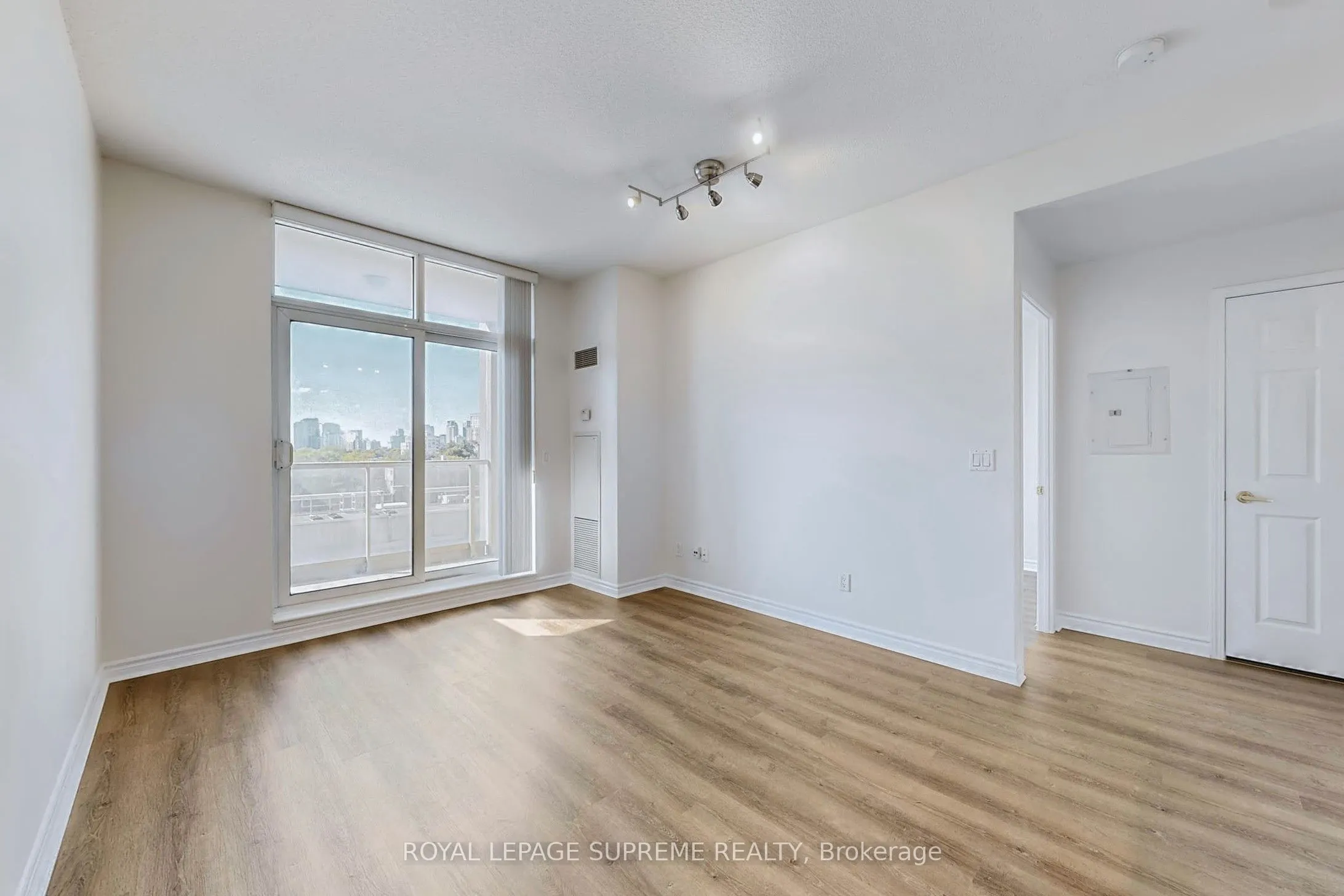18 Kenaston Gardens, #615