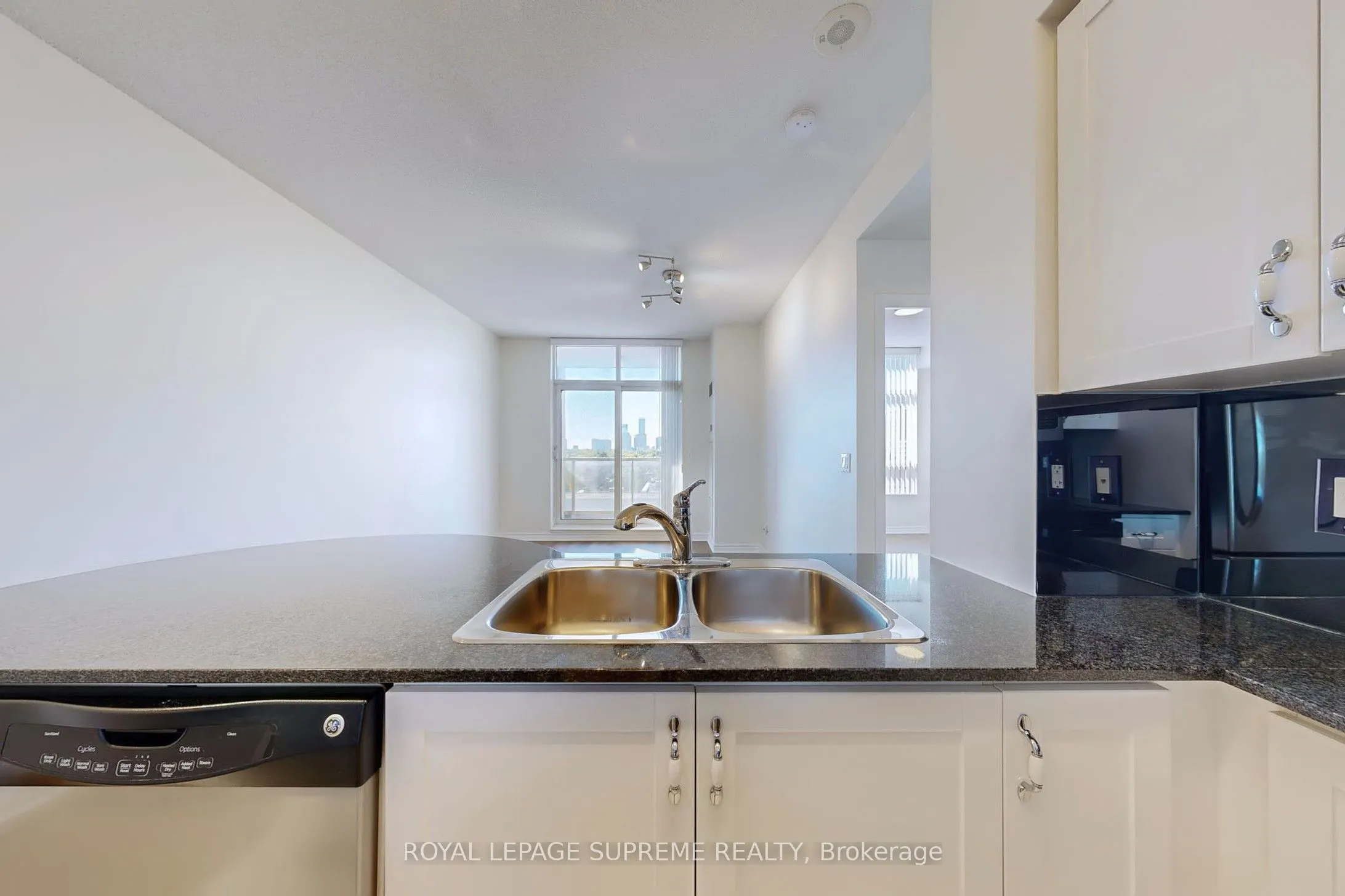 18 Kenaston Gardens, #615