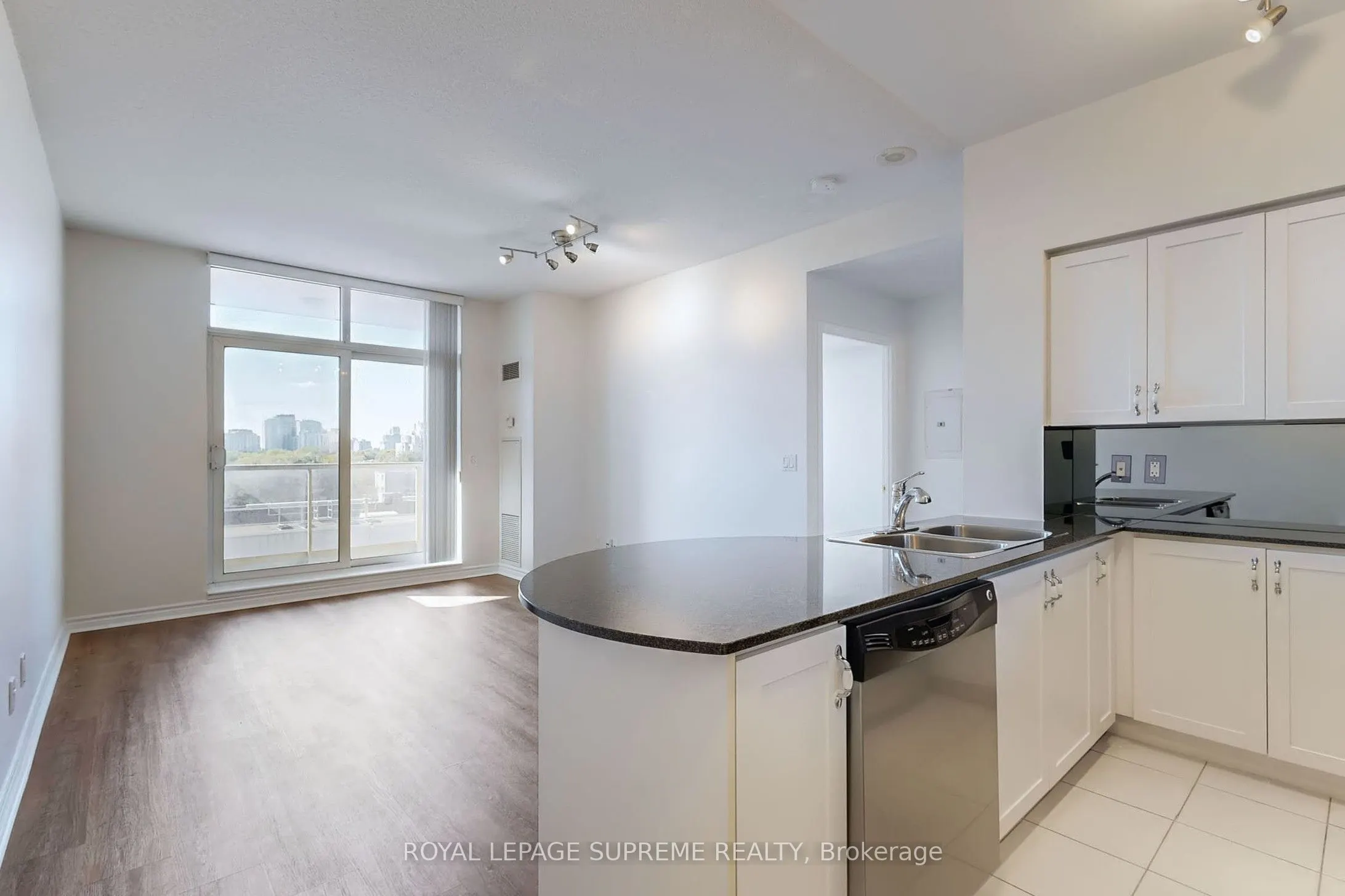 18 Kenaston Gardens, #615
