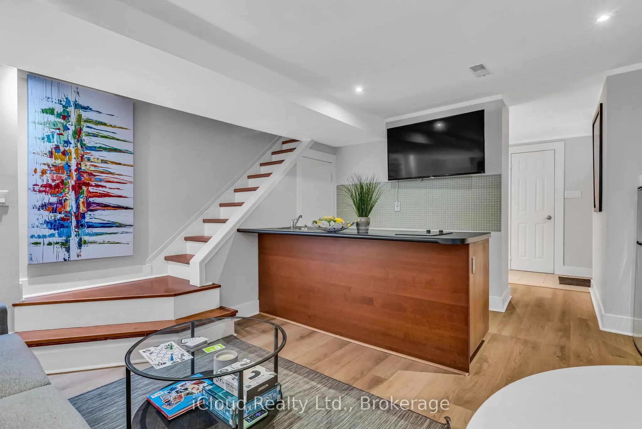 264 Howland Avenue