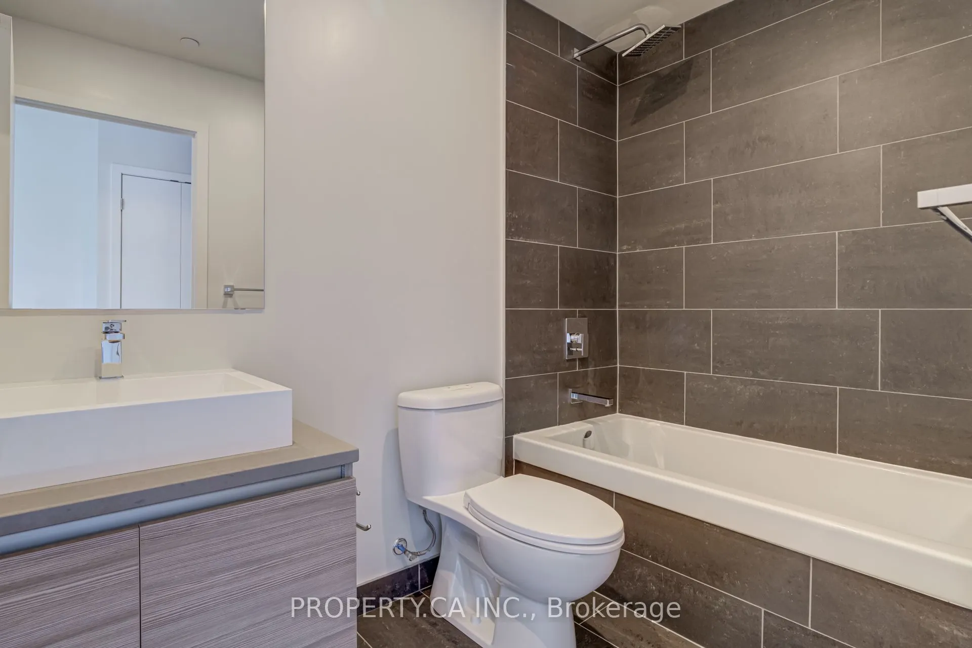 111 Bathurst Street, #1202