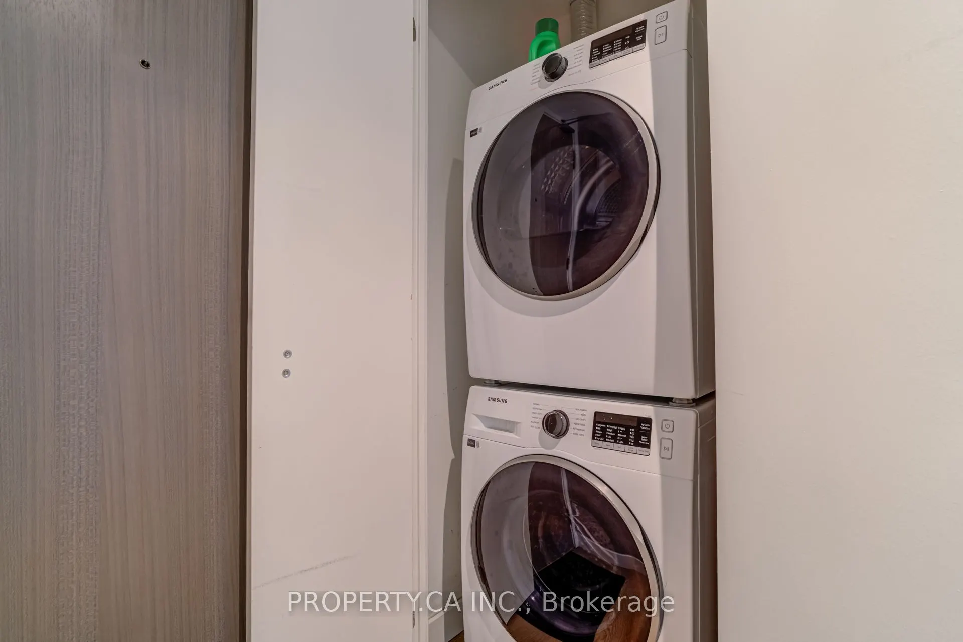 111 Bathurst Street, #1202