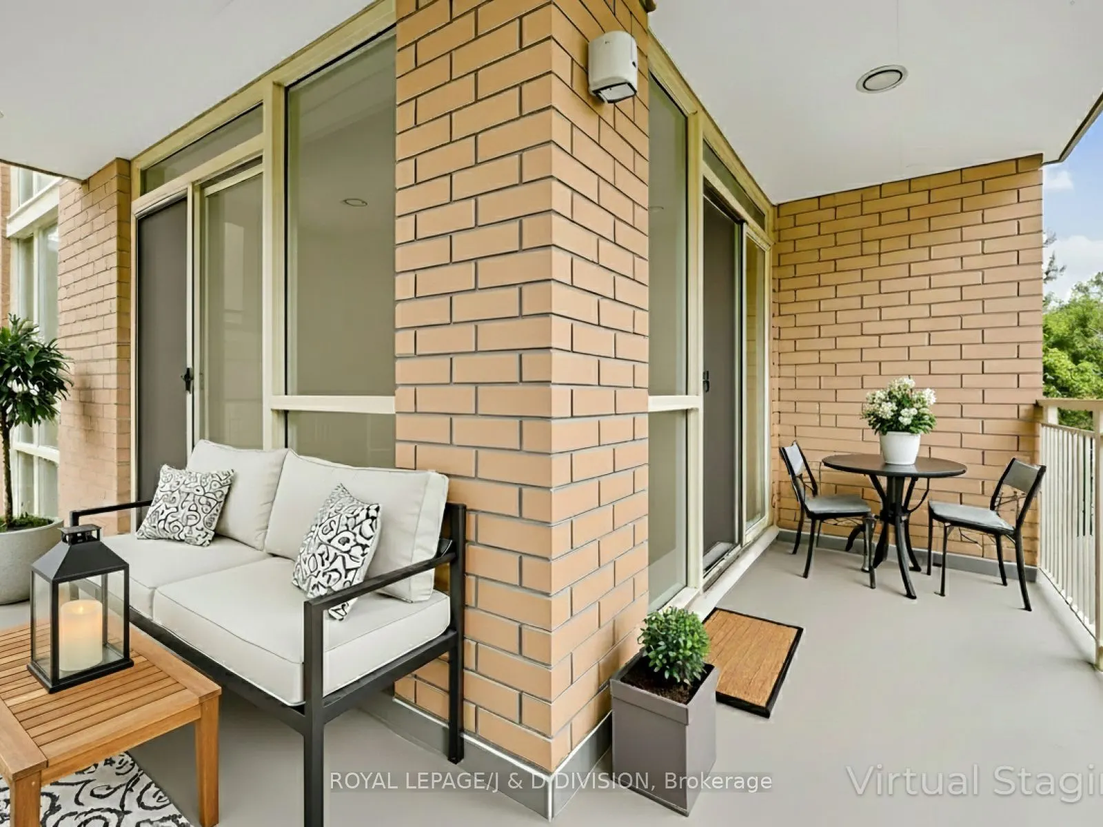 18 Stafford Street, #305